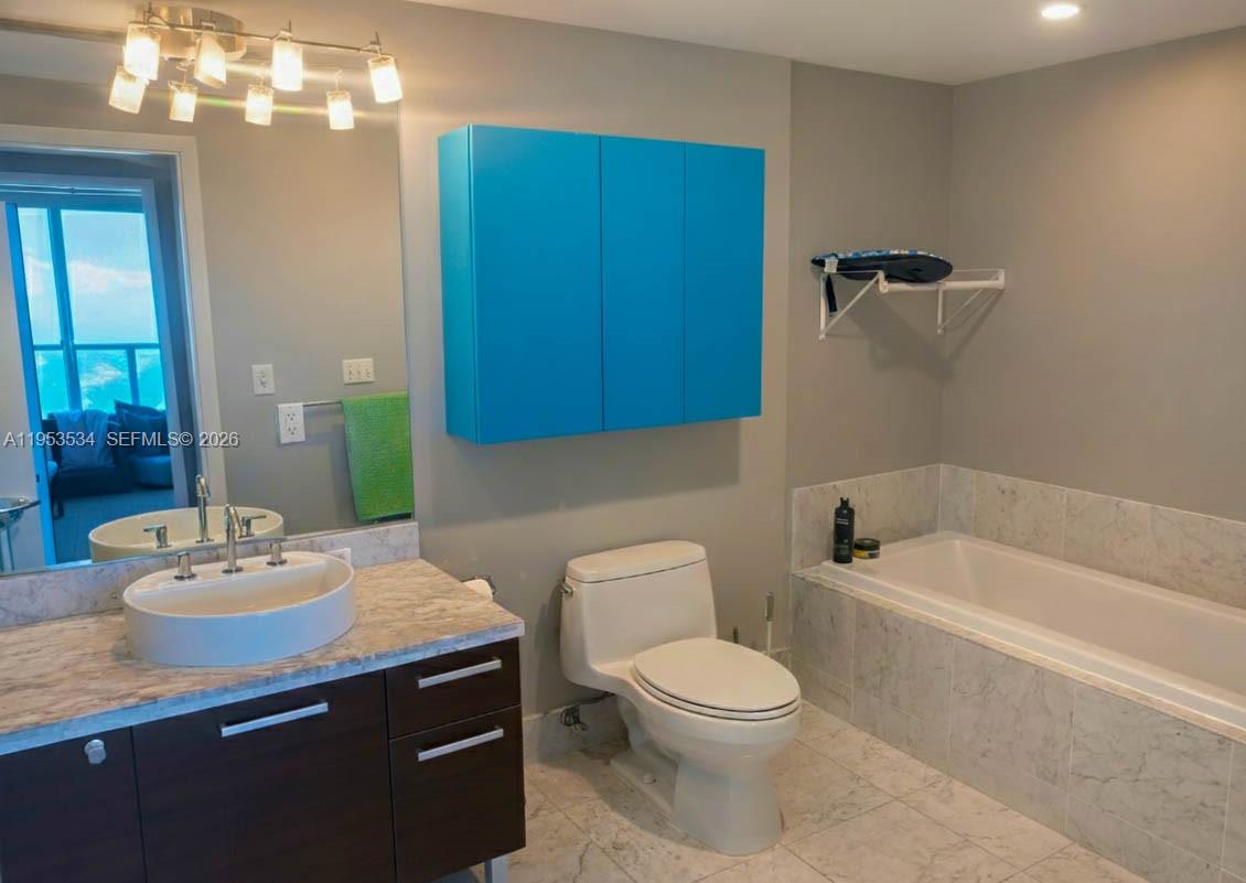 244 Biscayne Blvd #3204, Miami FL 33132