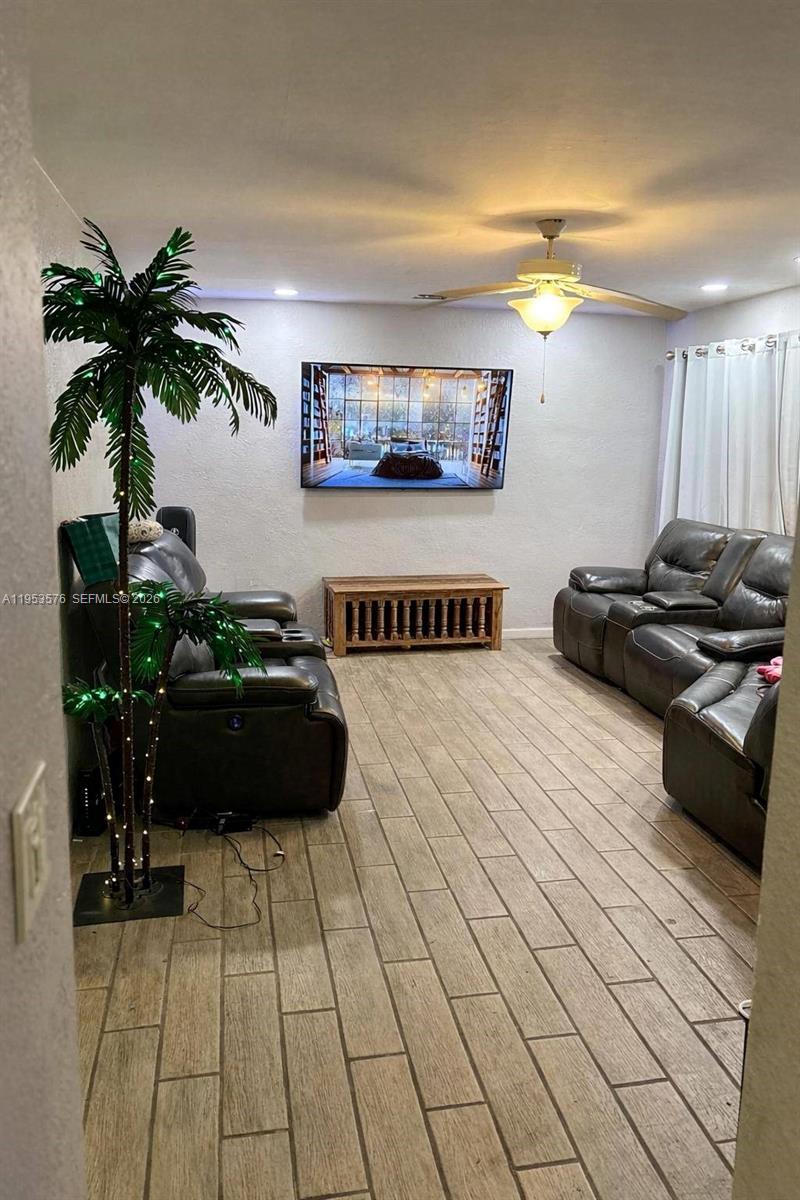 10010 SW 161st St, Miami FL 33157