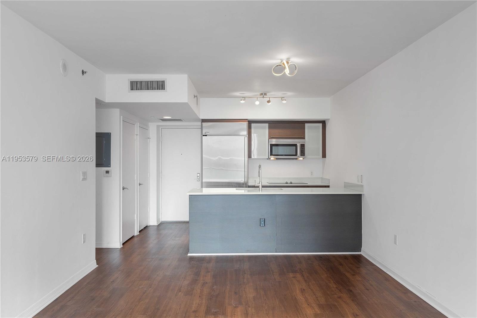 55 SE 6th St #2606, Miami FL 33131