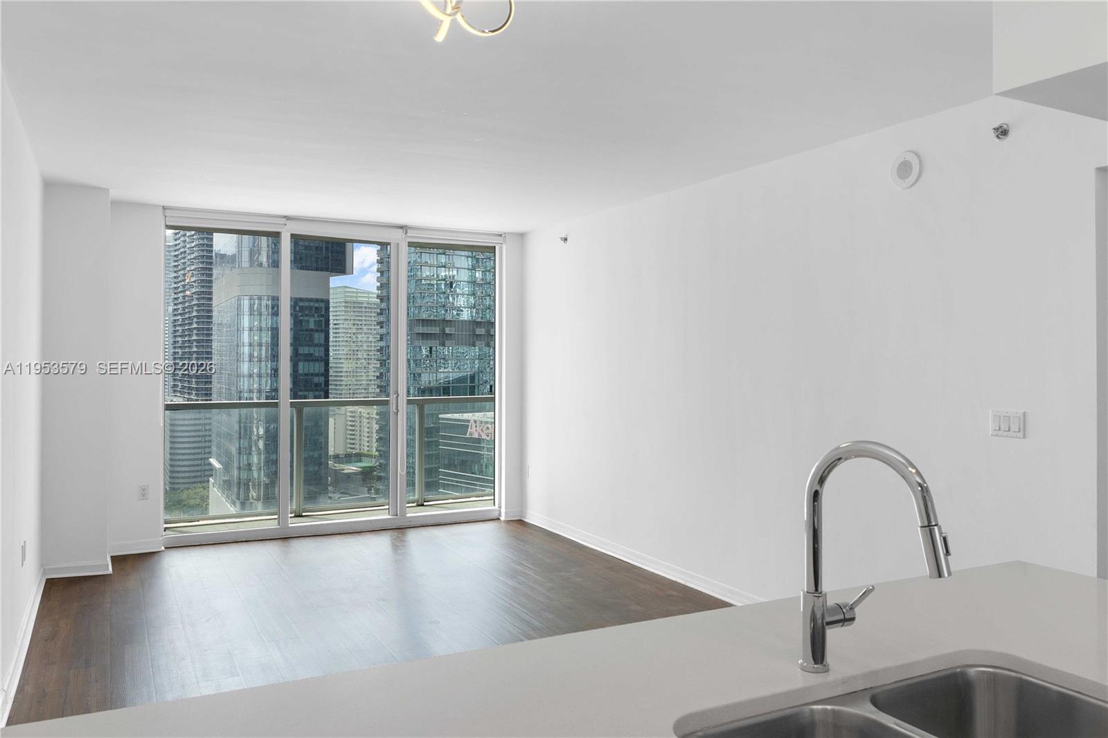 55 SE 6th St #2606, Miami FL 33131