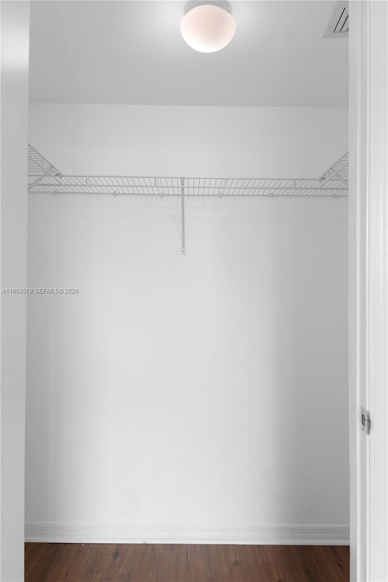 55 SE 6th St #2606, Miami FL 33131