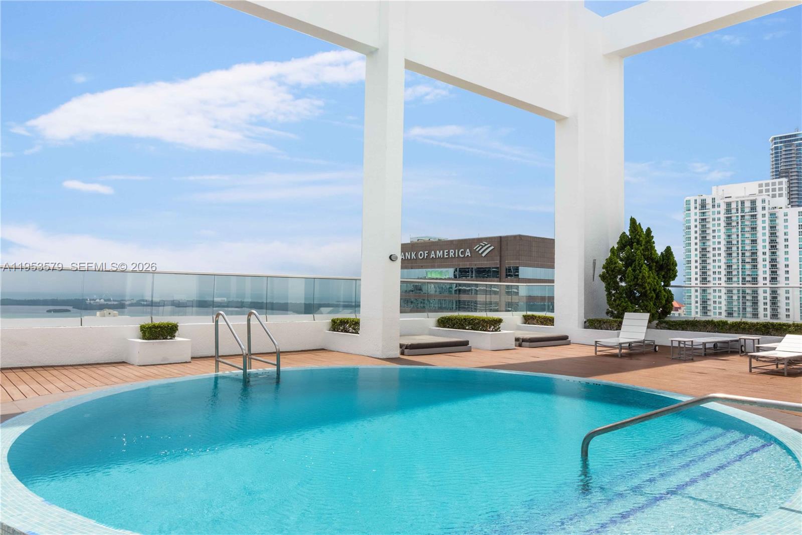55 SE 6th St #2606, Miami FL 33131