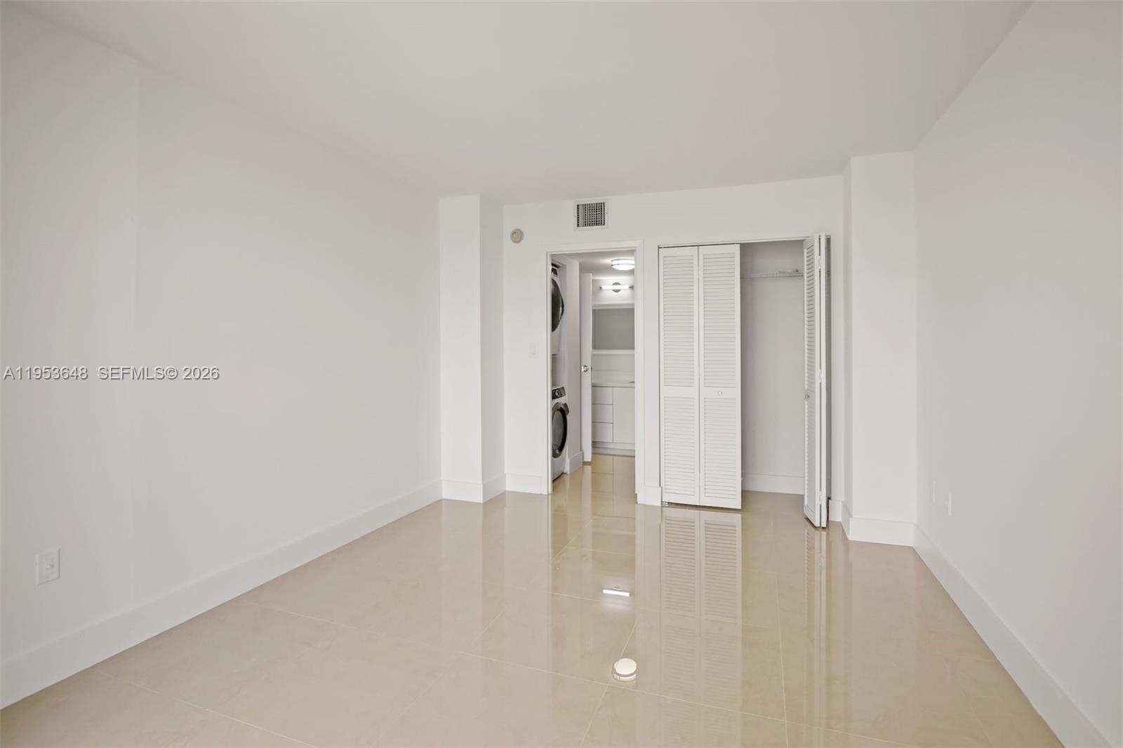 2333 Brickell Ave #2710, Miami FL 33129