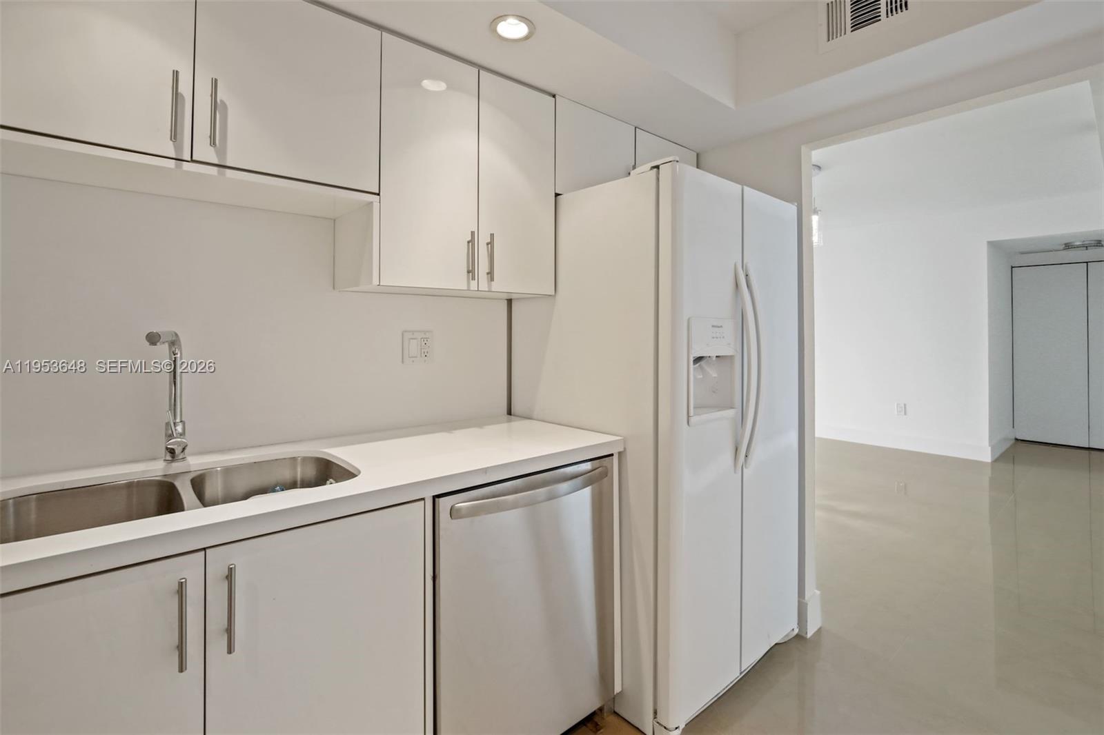 2333 Brickell Ave #2710, Miami FL 33129