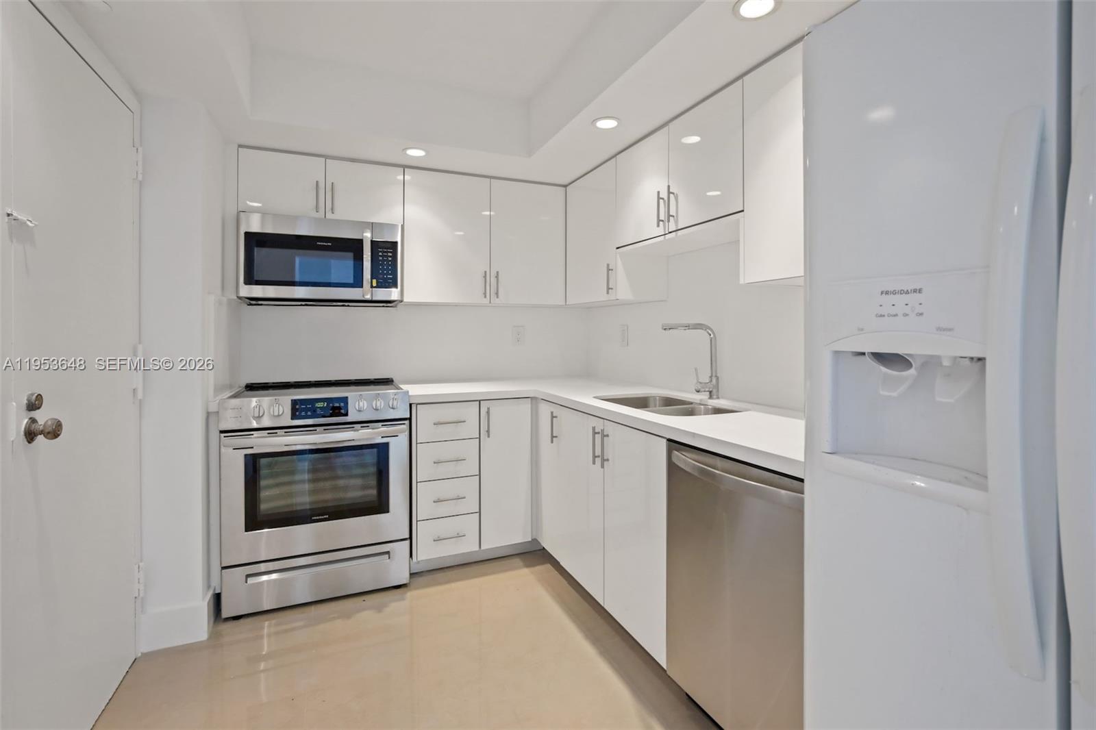 2333 Brickell Ave #2710, Miami FL 33129
