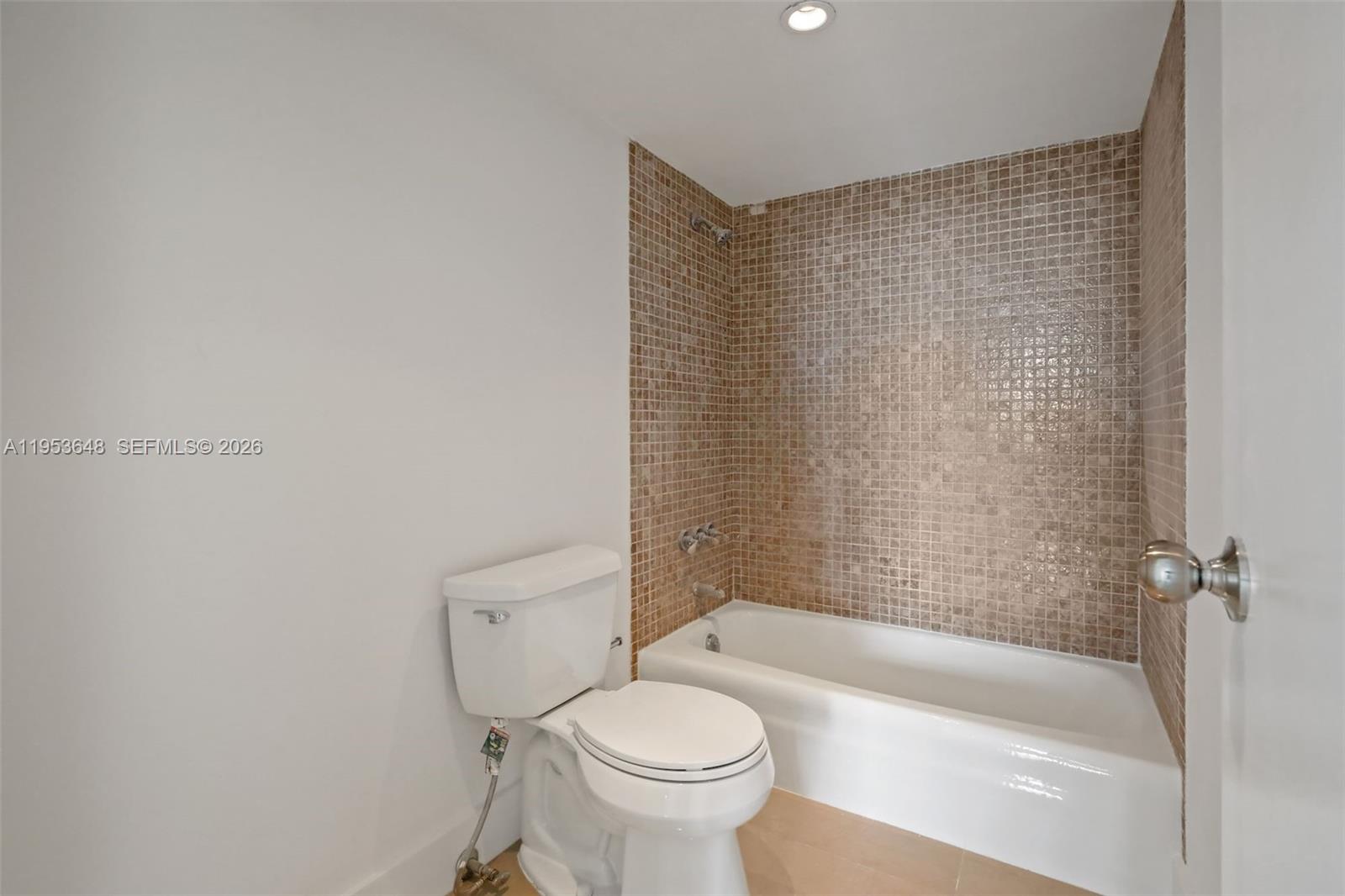 2333 Brickell Ave #2710, Miami FL 33129