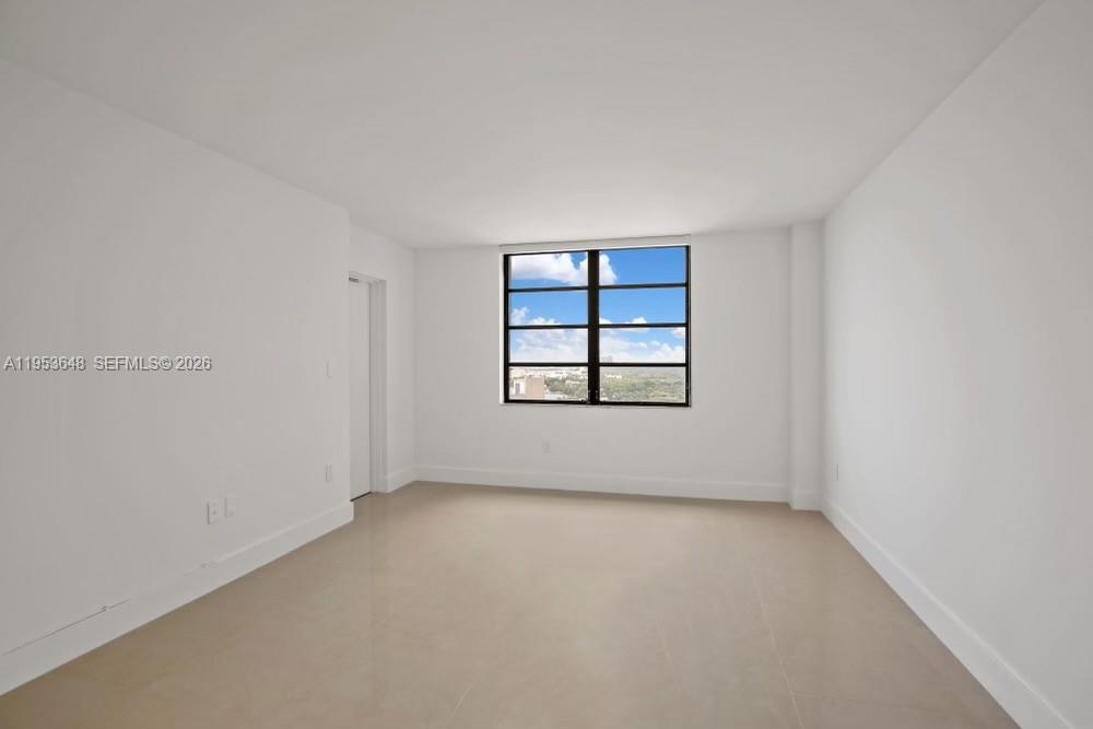 2333 Brickell Ave #2710, Miami FL 33129