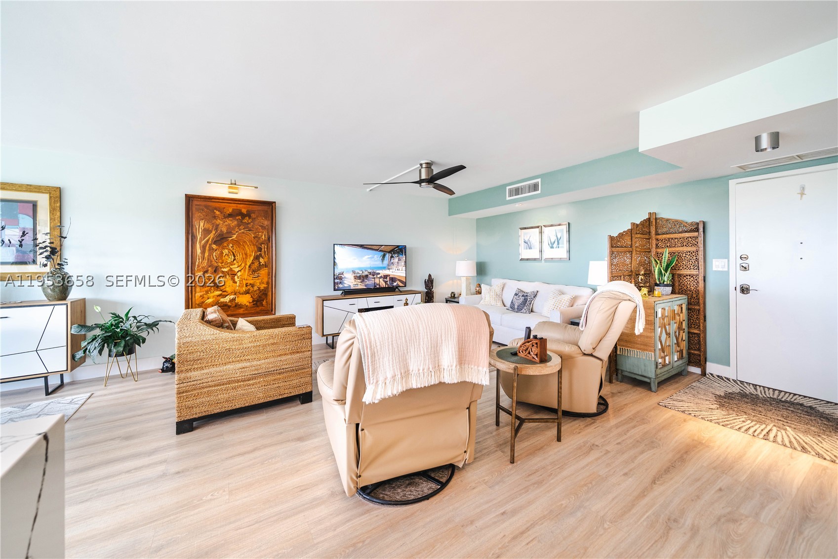 2500 NE 48th Ln #607, Fort Lauderdale FL 33308