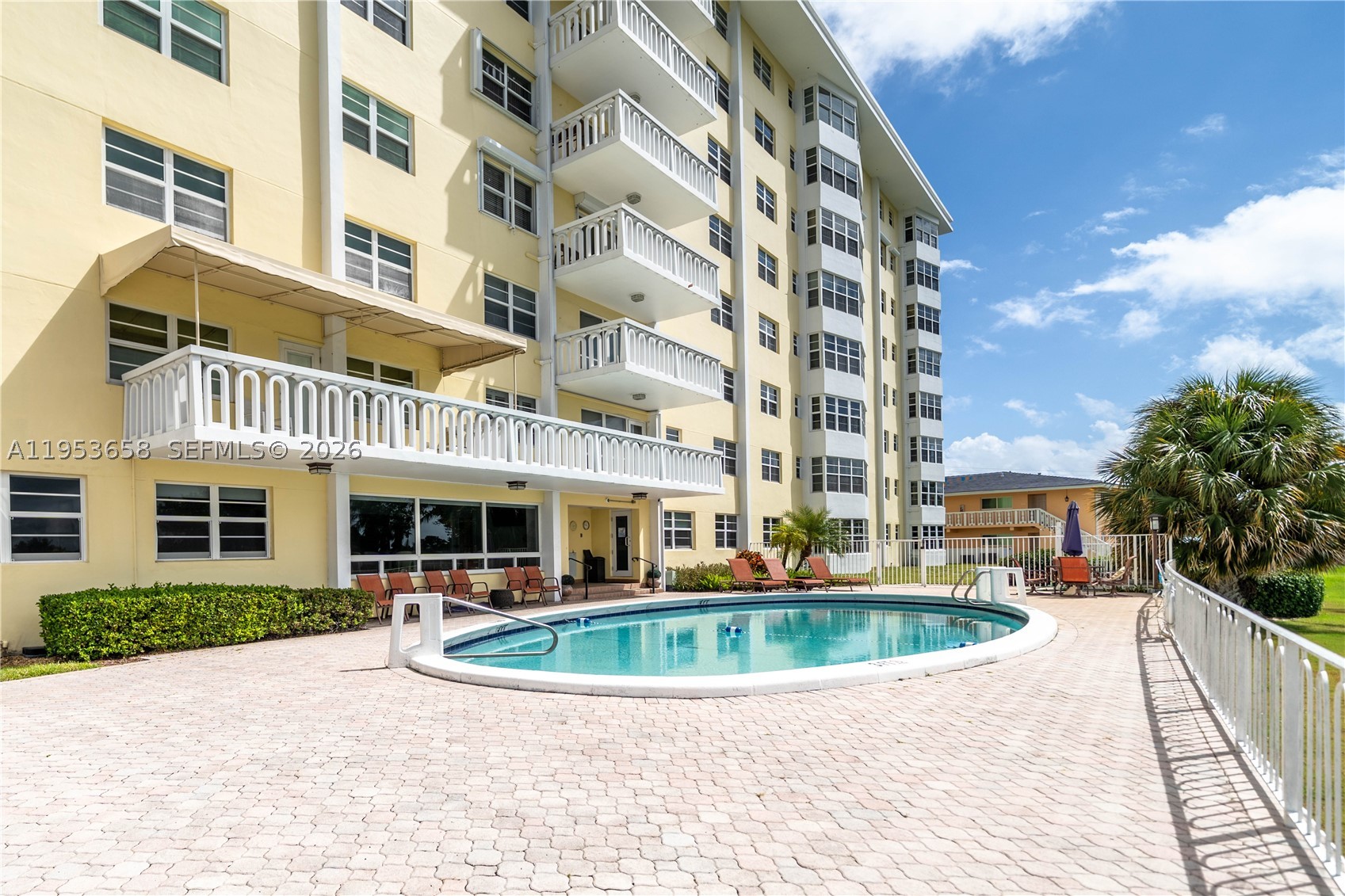 2500 NE 48th Ln #607, Fort Lauderdale FL 33308