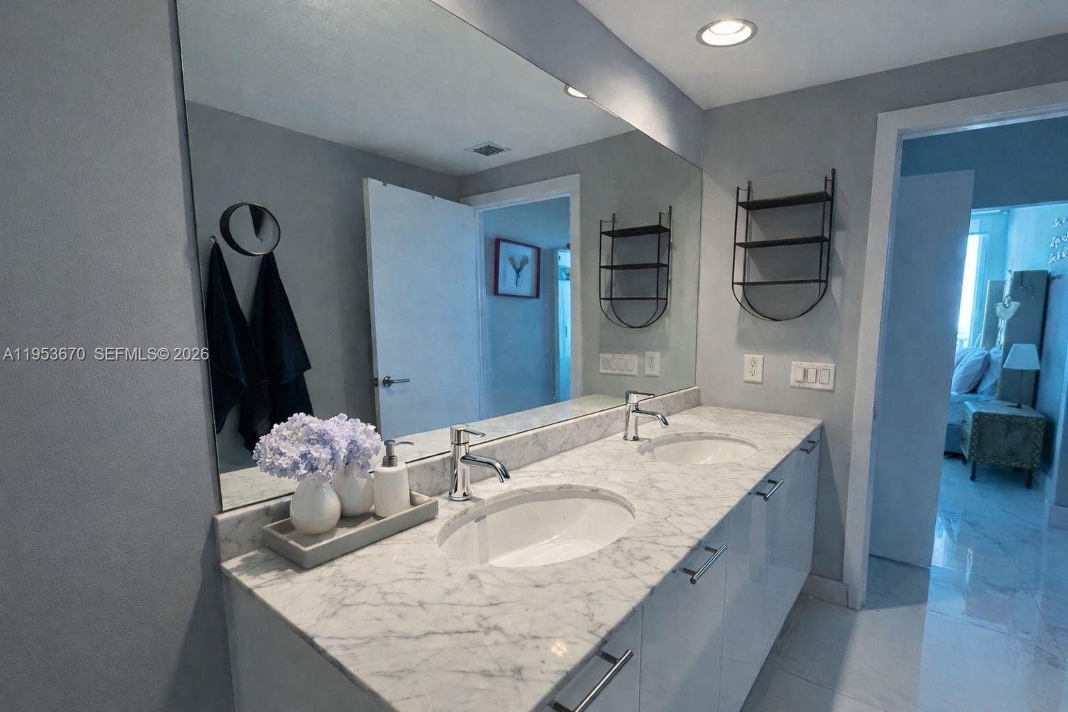 951 Brickell Ave #3304, Miami FL 33131