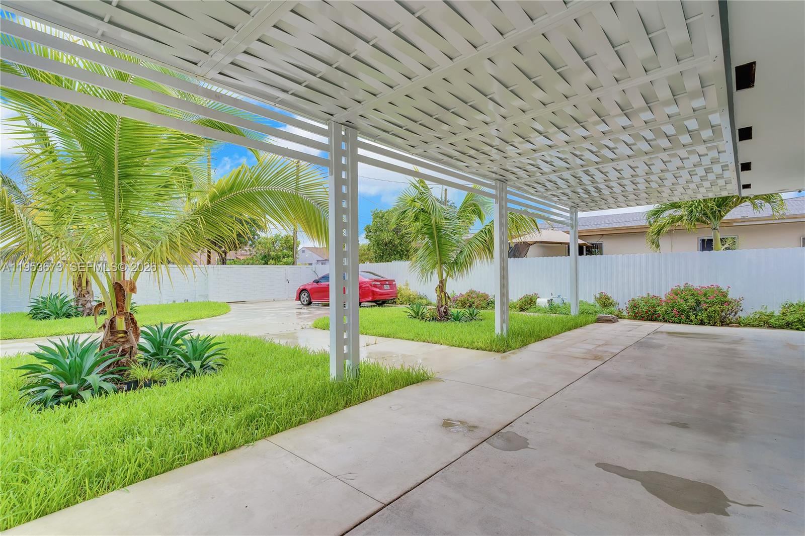 2247 NW 2nd St, Miami FL 33125