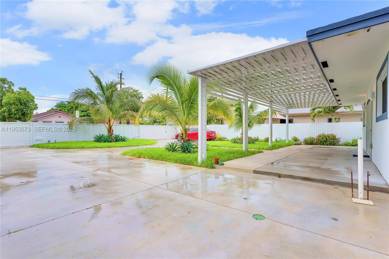 2247 NW 2nd St, Miami FL 33125