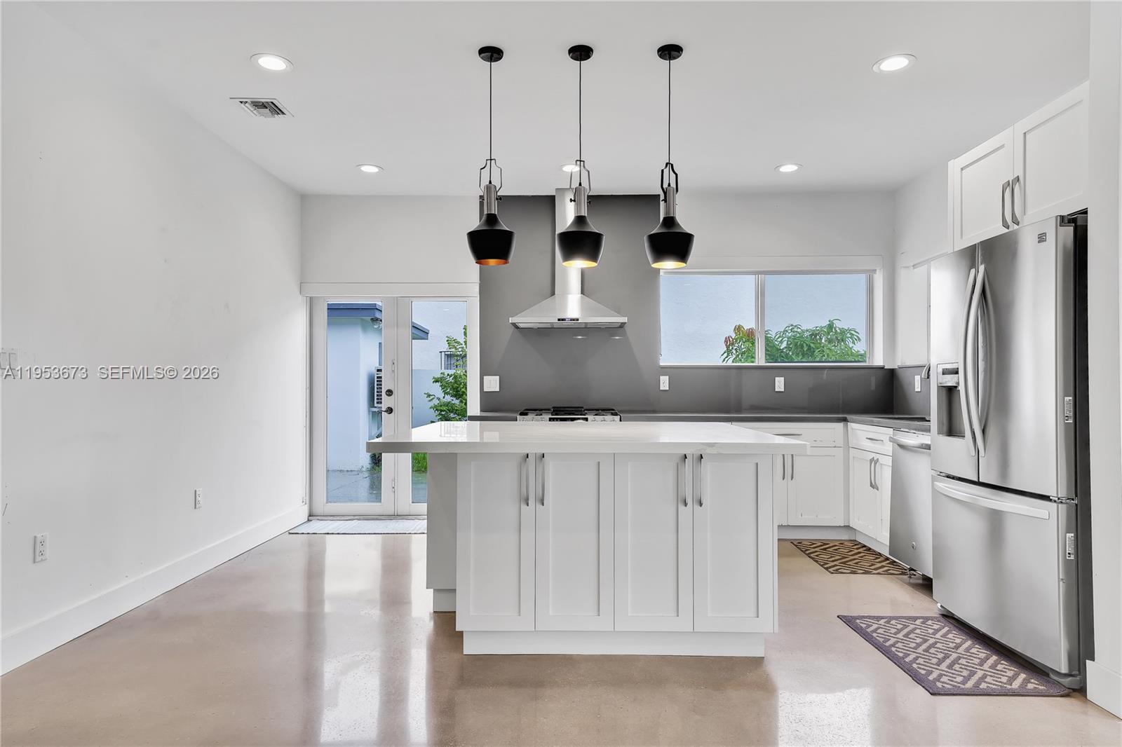 2247 NW 2nd St, Miami FL 33125