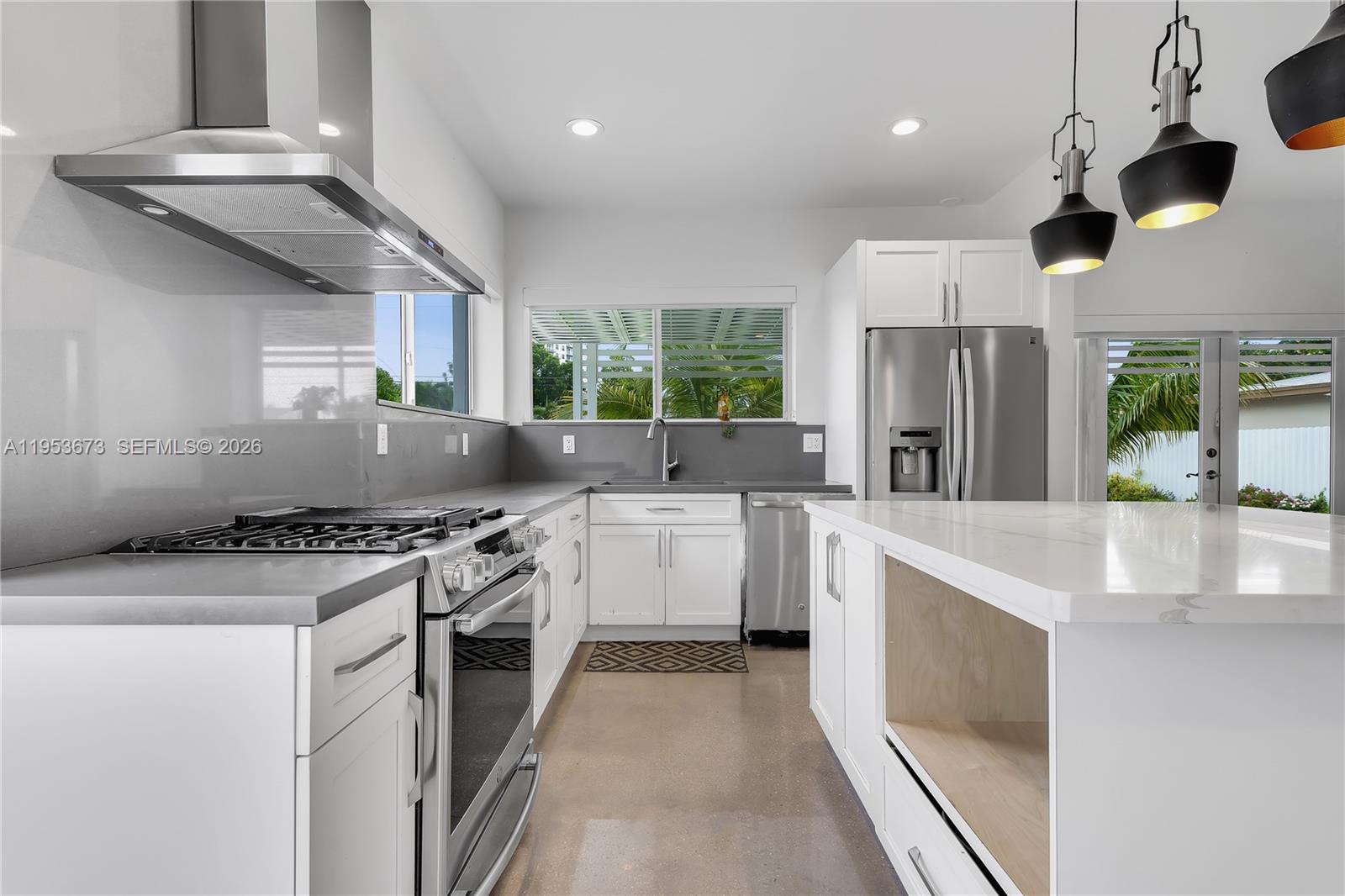 2247 NW 2nd St, Miami FL 33125