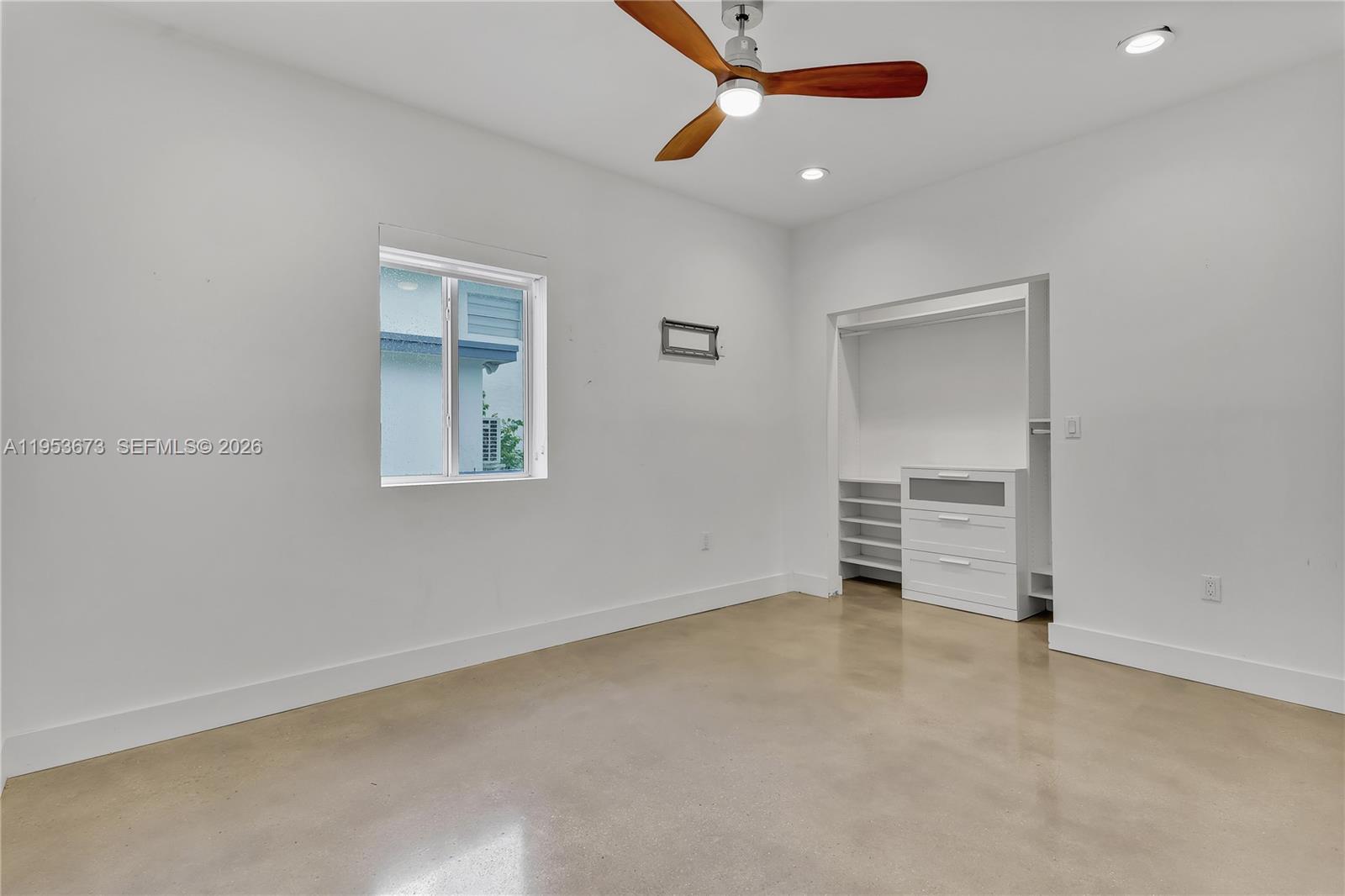 2247 NW 2nd St, Miami FL 33125