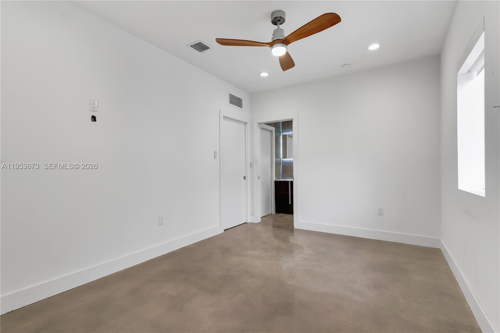 2247 NW 2nd St, Miami FL 33125