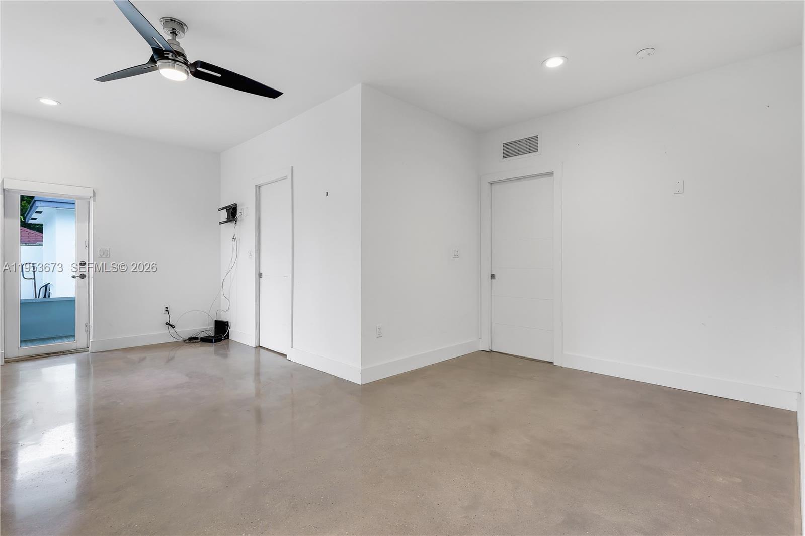 2247 NW 2nd St, Miami FL 33125
