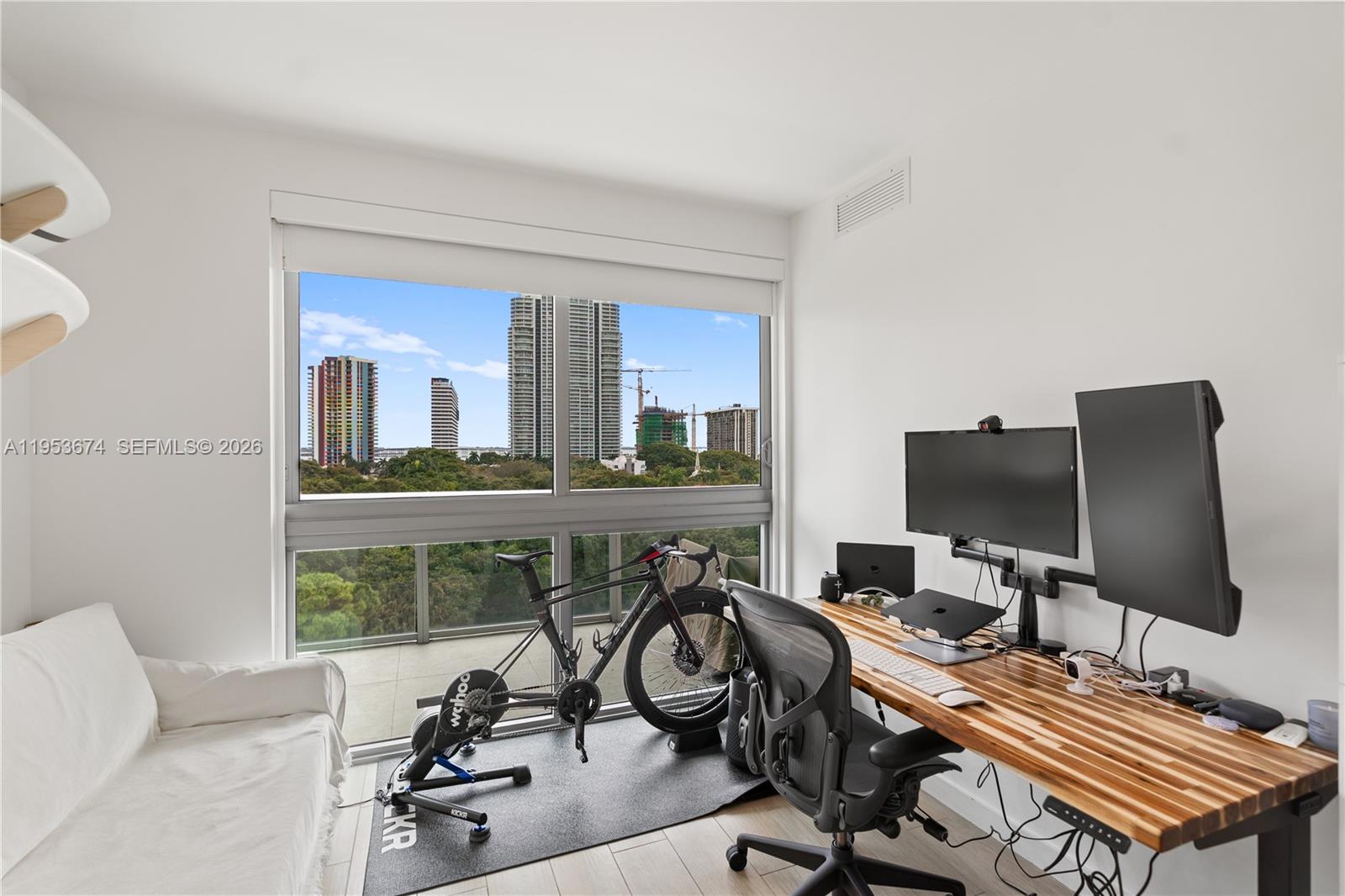 1600 SW 1st Ave #807, Miami FL 33129