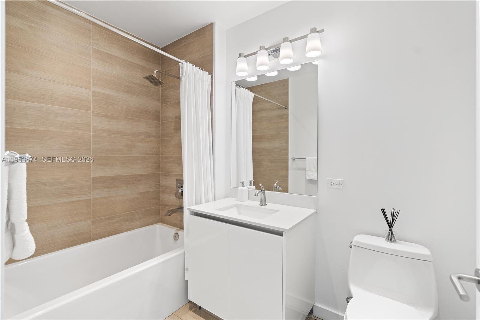 1600 SW 1st Ave #807, Miami FL 33129