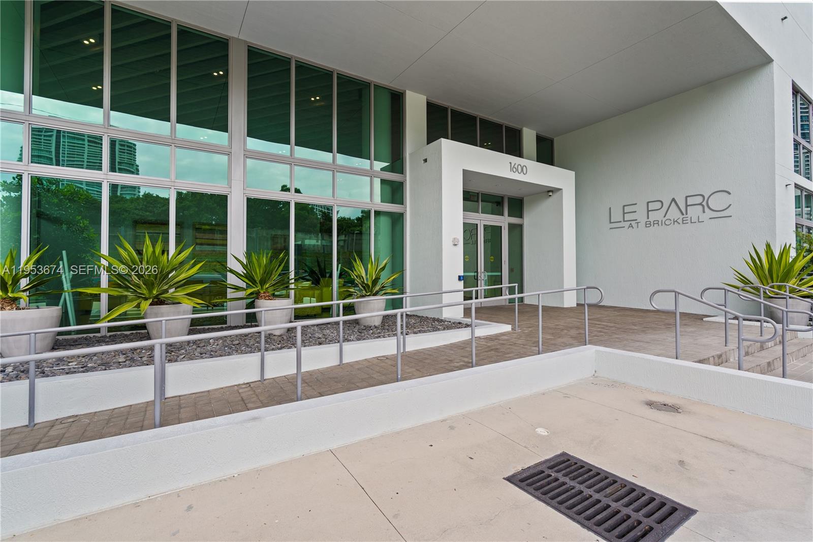 1600 SW 1st Ave #807, Miami FL 33129