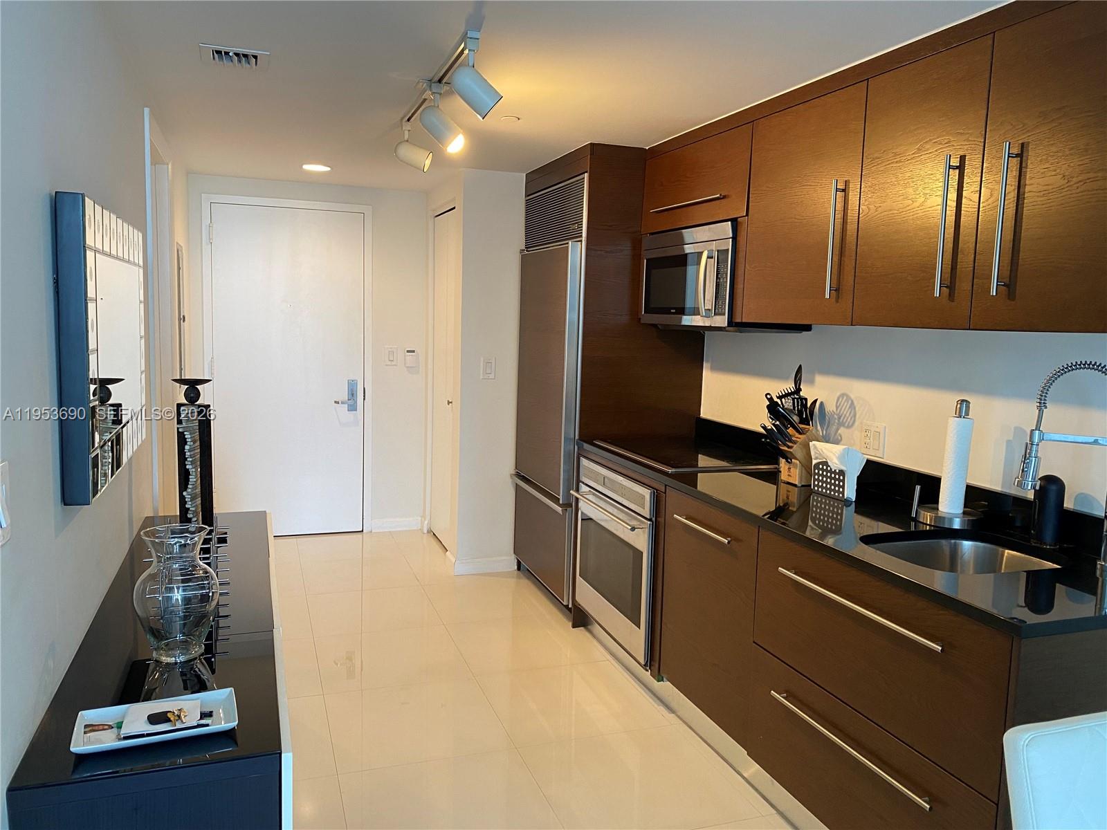 465 Brickell Ave #3004, Miami FL 33131