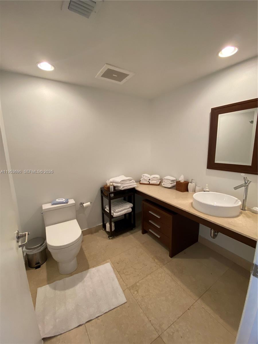 465 Brickell Ave #3004, Miami FL 33131