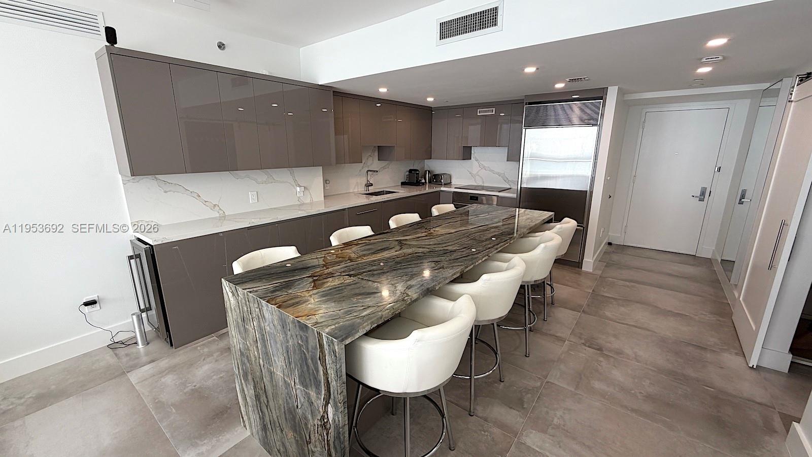 465 Brickell Ave #5603, Miami FL 33131