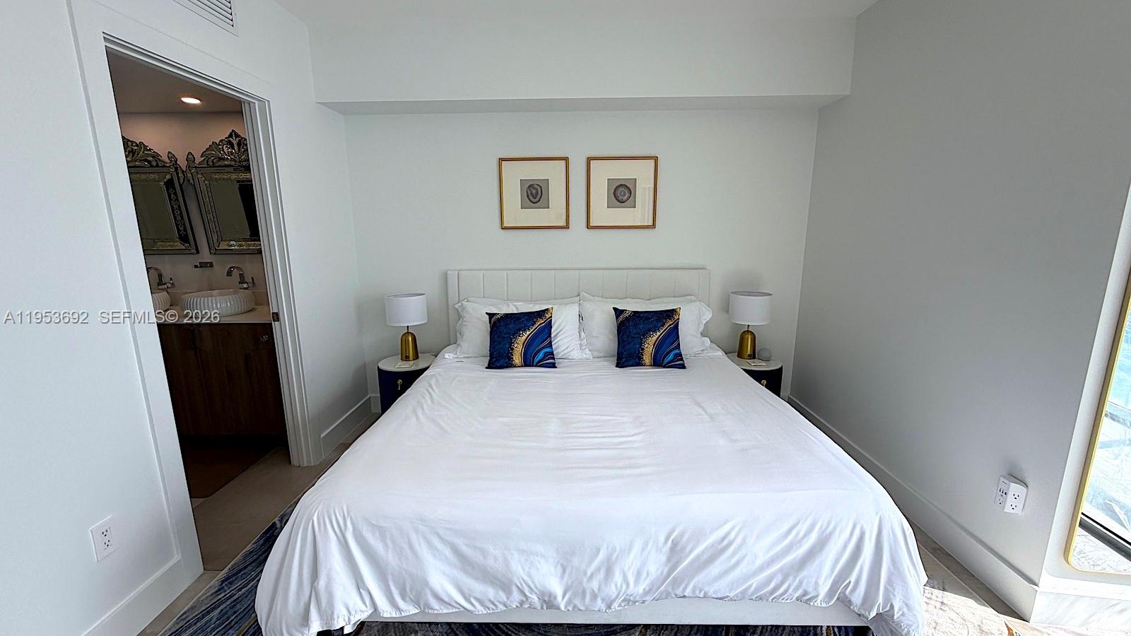 465 Brickell Ave #5603, Miami FL 33131