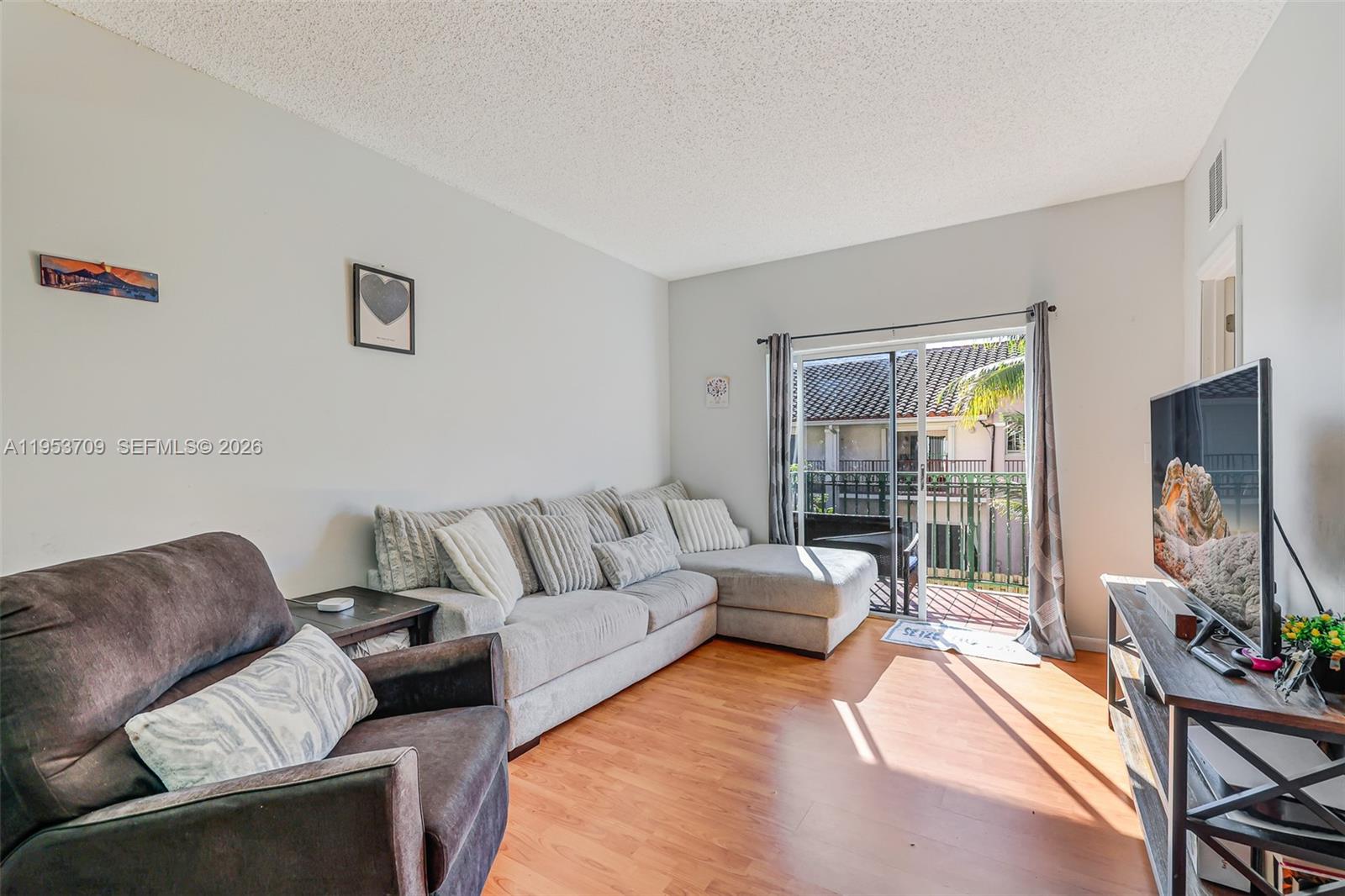 10026 Hammocks Blvd #207-6, Miami FL 33196