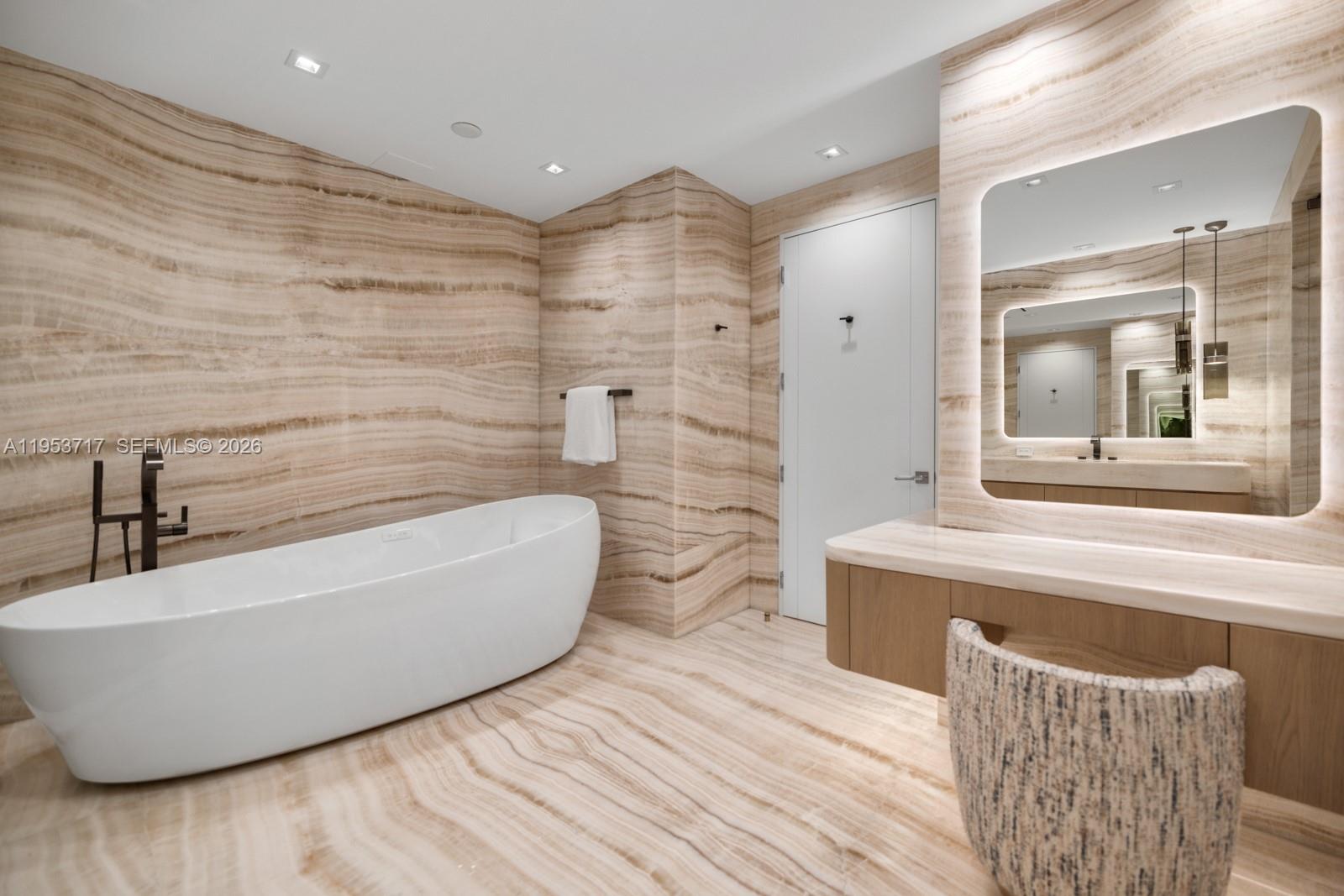 18501 Collins Ave #3704, Sunny Isles Beach FL 33160