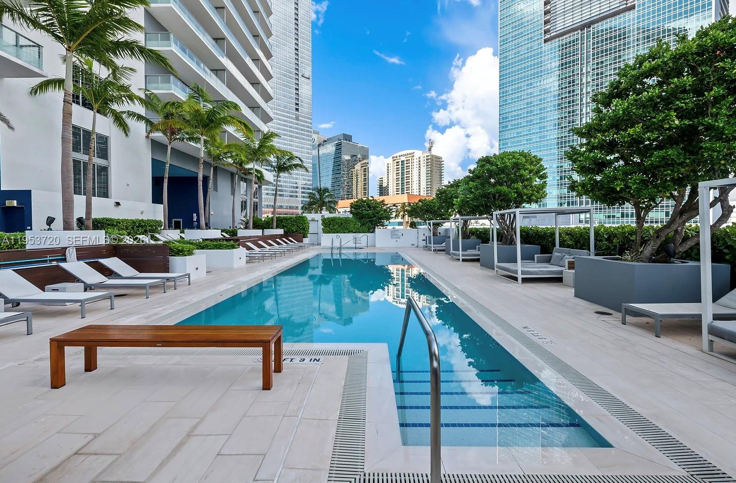 1300 Brickell Bay Dr #2504, Miami FL 33131
