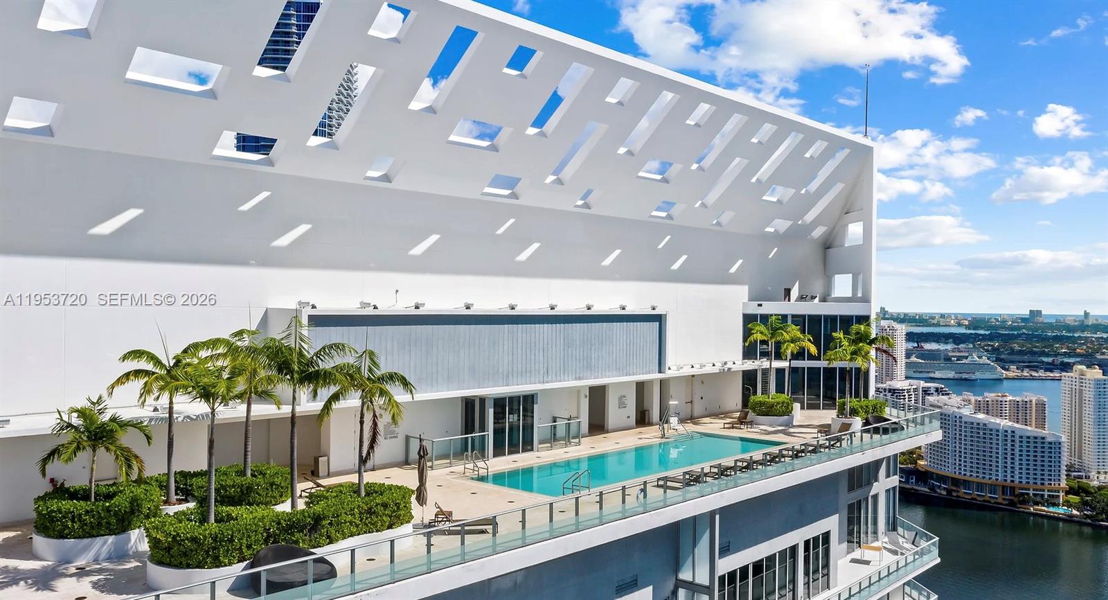 1300 Brickell Bay Dr #2504, Miami FL 33131