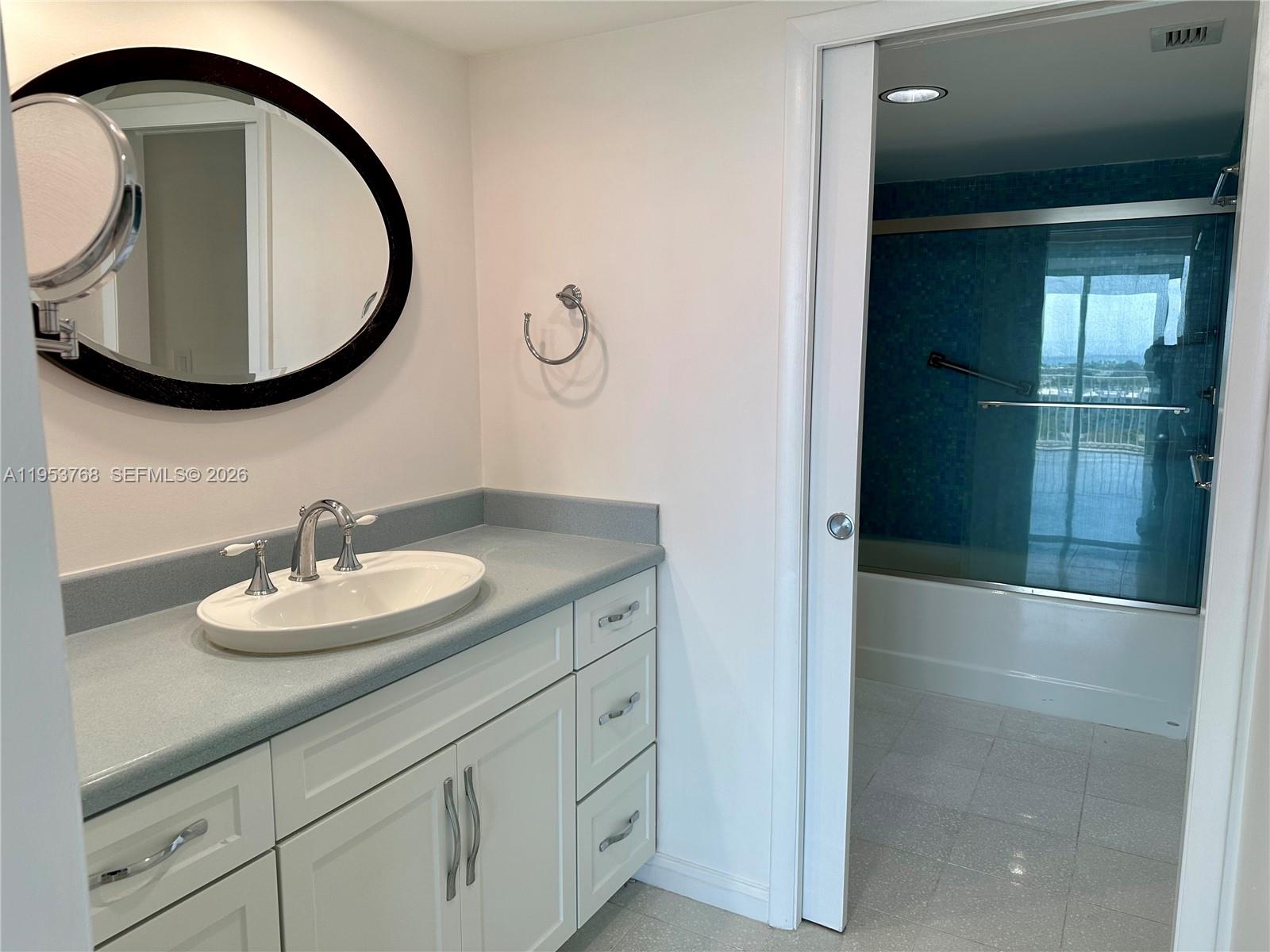 881 Ocean Dr #10D, Key Biscayne FL 33149