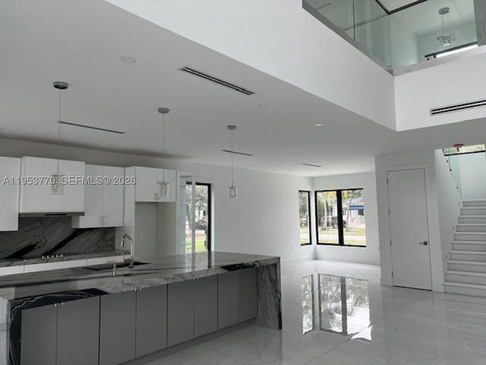 2 Hough Dr, Miami Springs FL 33166