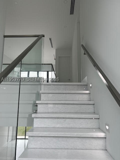 2 Hough Dr, Miami Springs FL 33166
