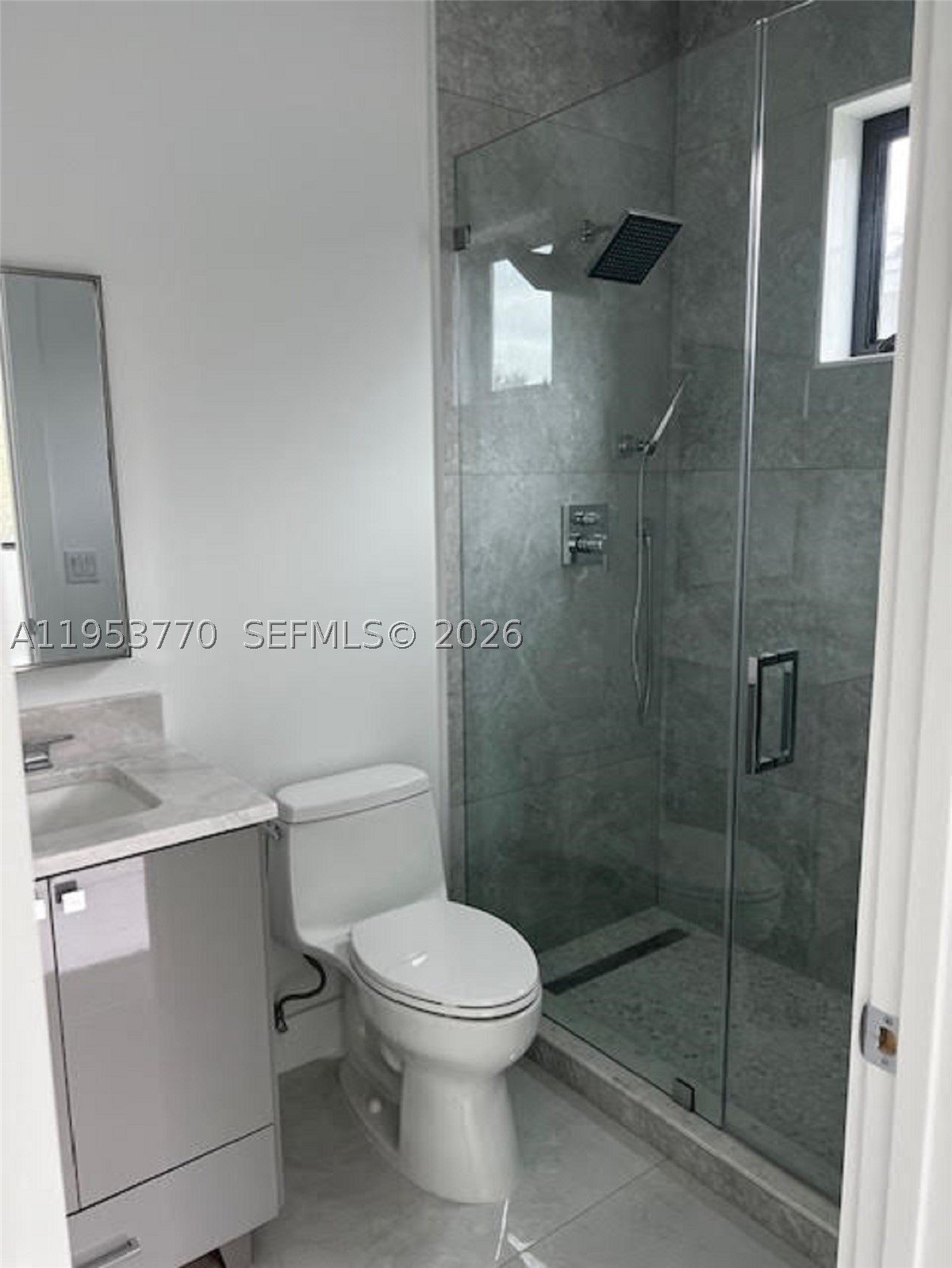 2 Hough Dr, Miami Springs FL 33166