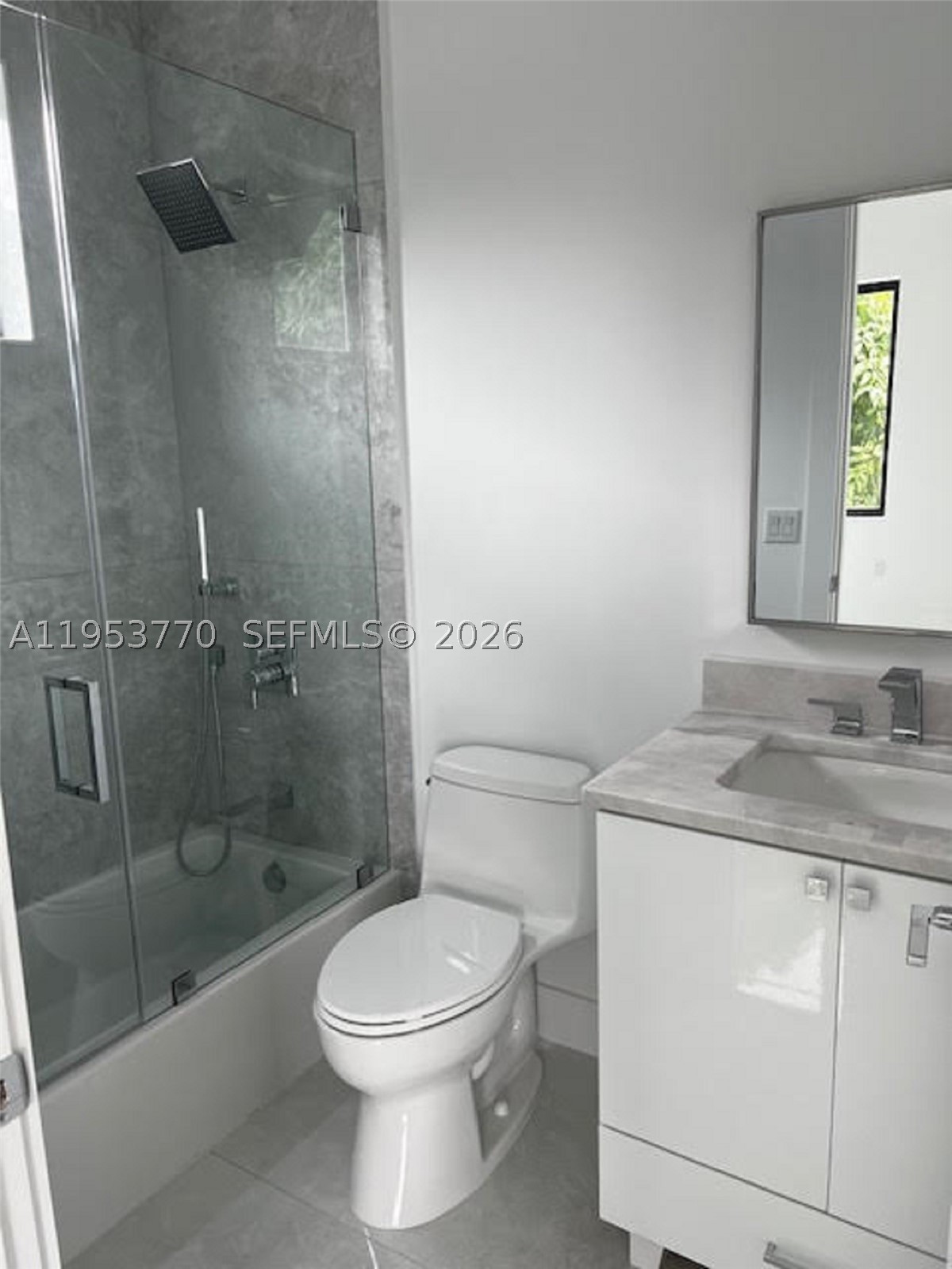 2 Hough Dr, Miami Springs FL 33166
