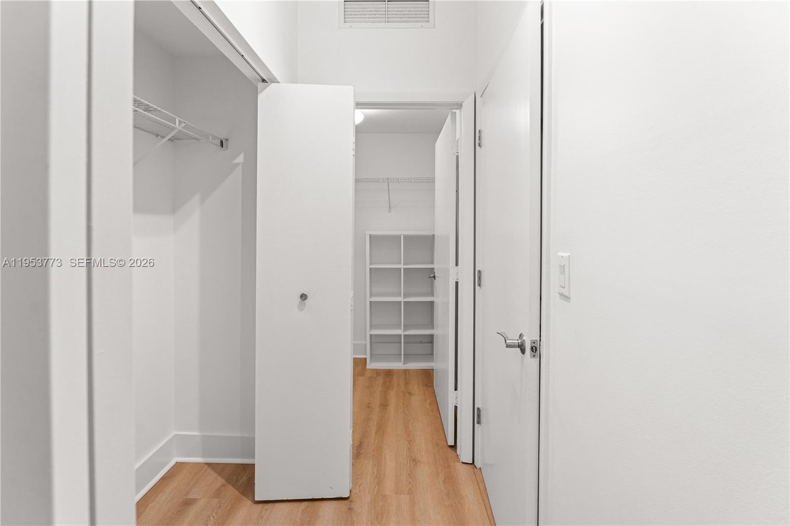90 SW 3rd St #1115, Miami FL 33130