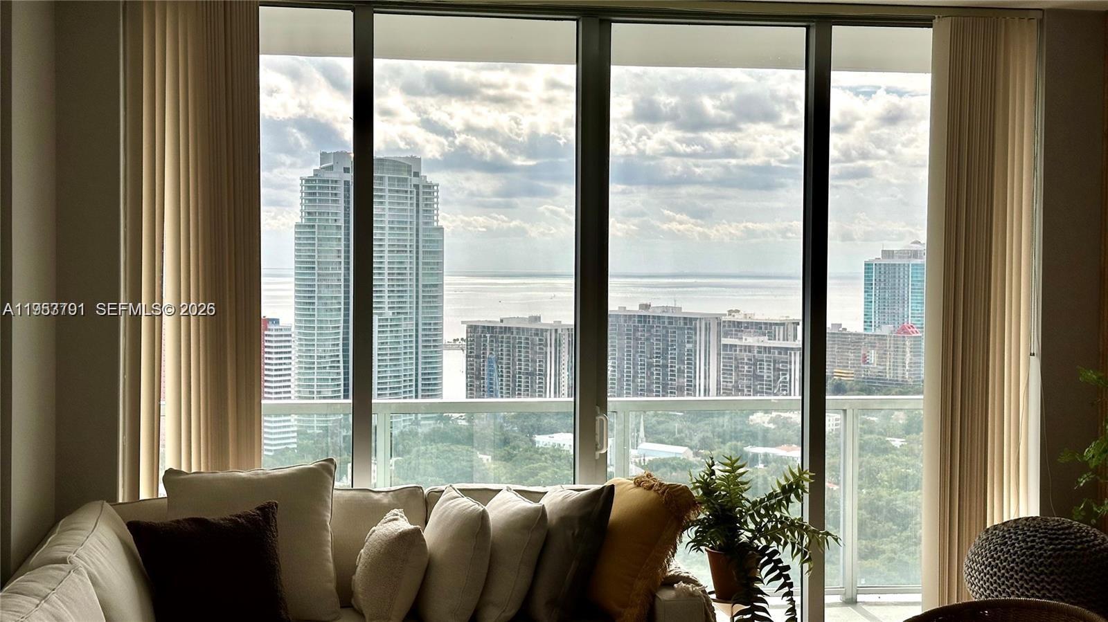79 SW 12th St #3603-S, Miami FL 33130