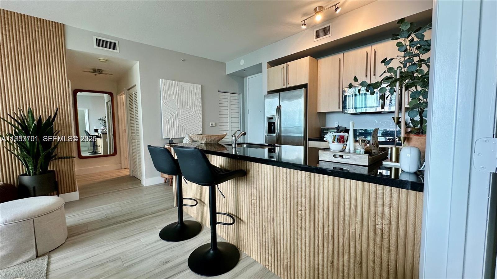 79 SW 12th St #3603-S, Miami FL 33130