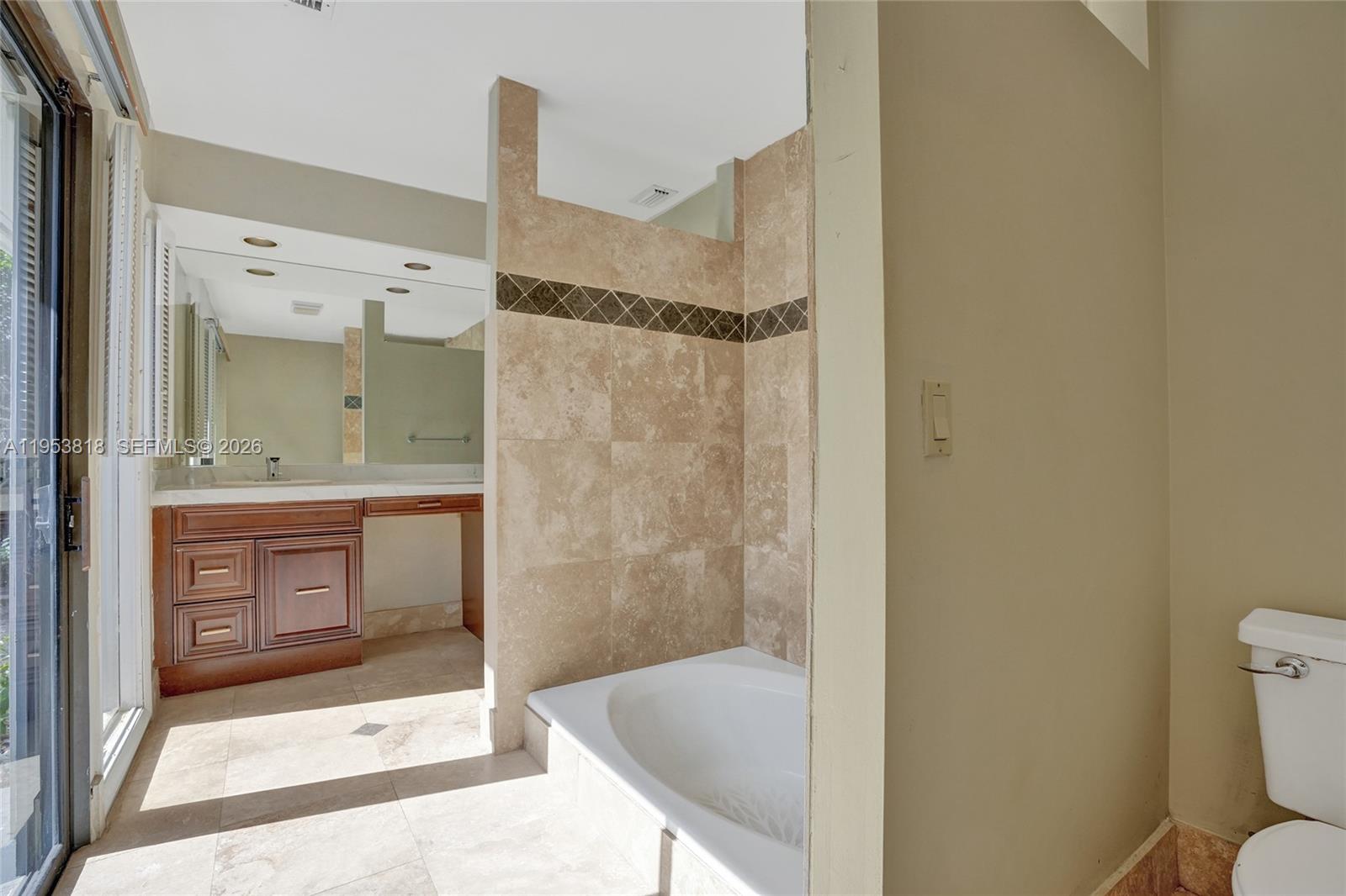 17115 Bay St, Jupiter FL 33477