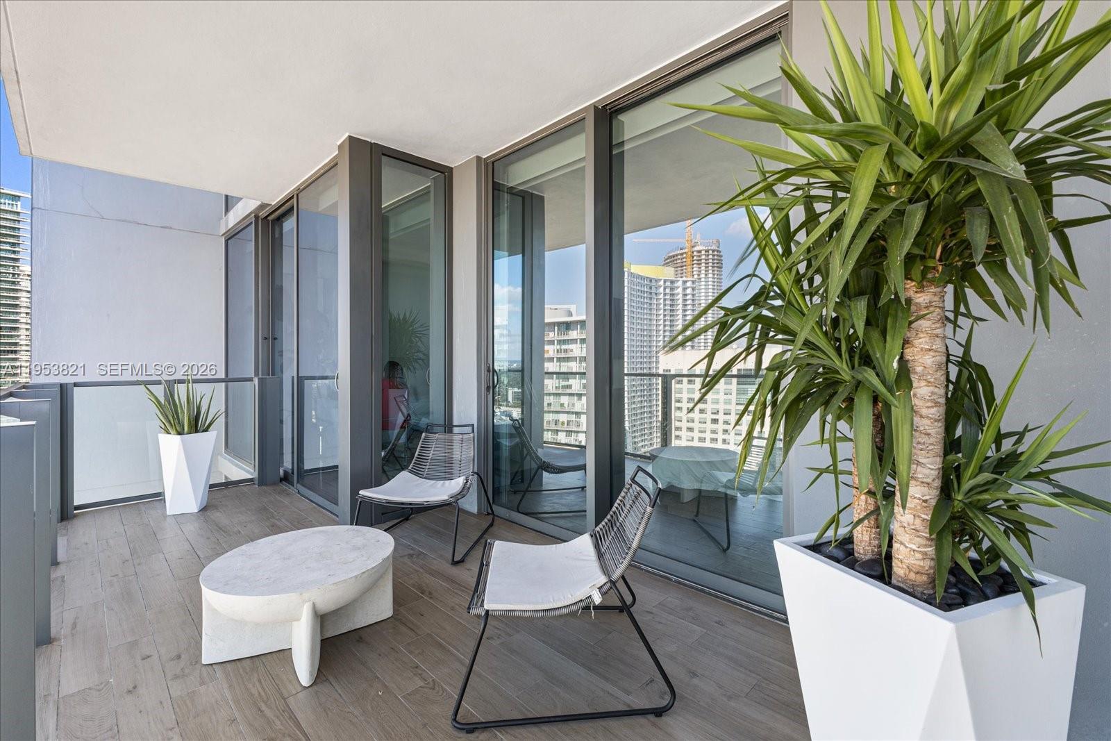 88 SW 7th St #2506, Miami FL 33130