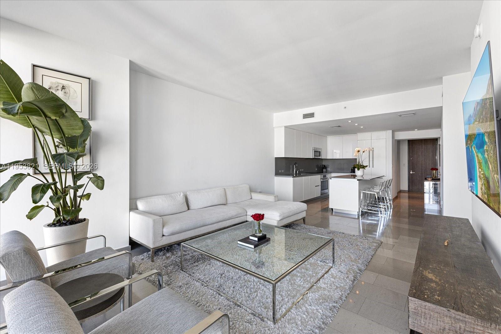 88 SW 7th St #2506, Miami FL 33130