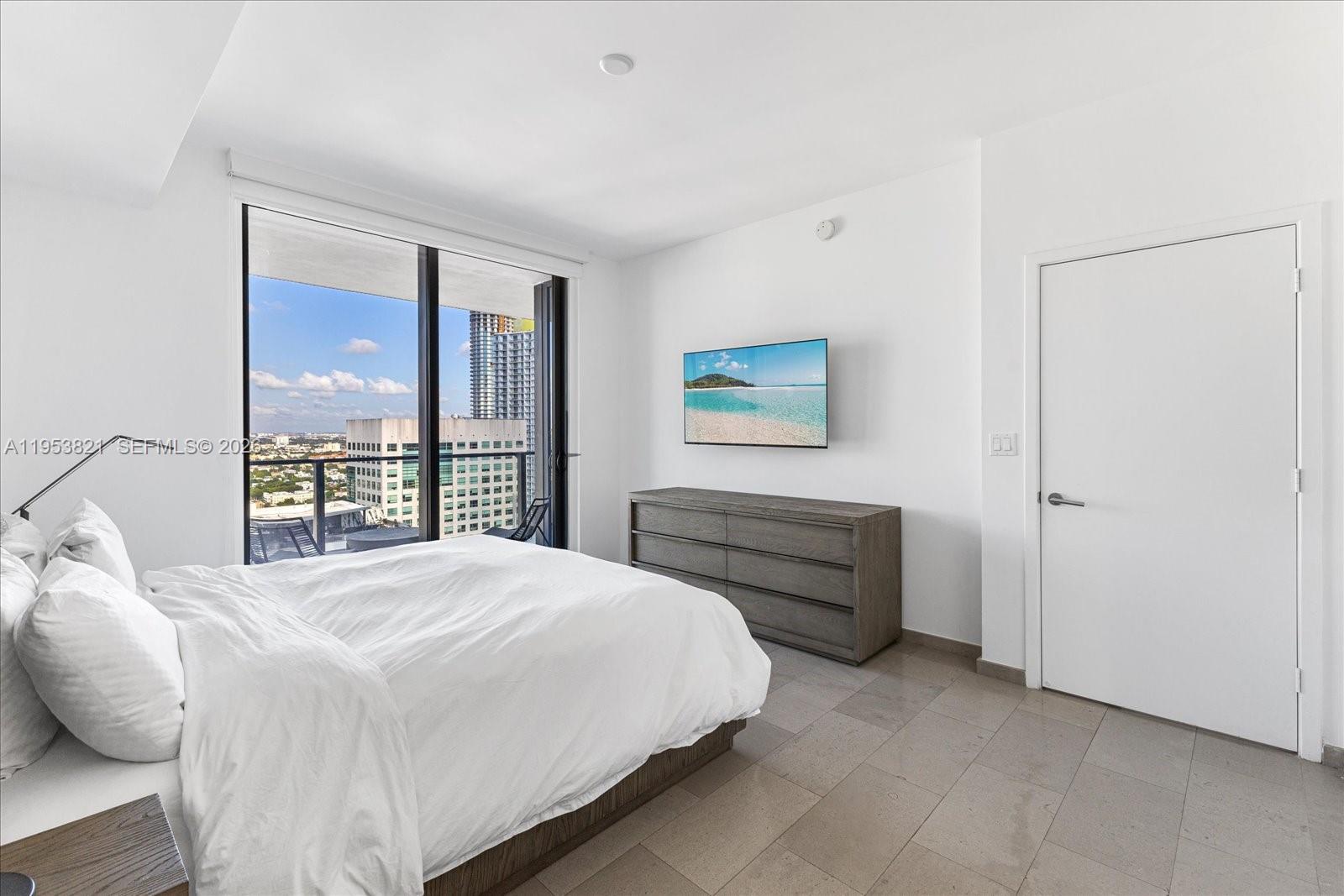88 SW 7th St #2506, Miami FL 33130