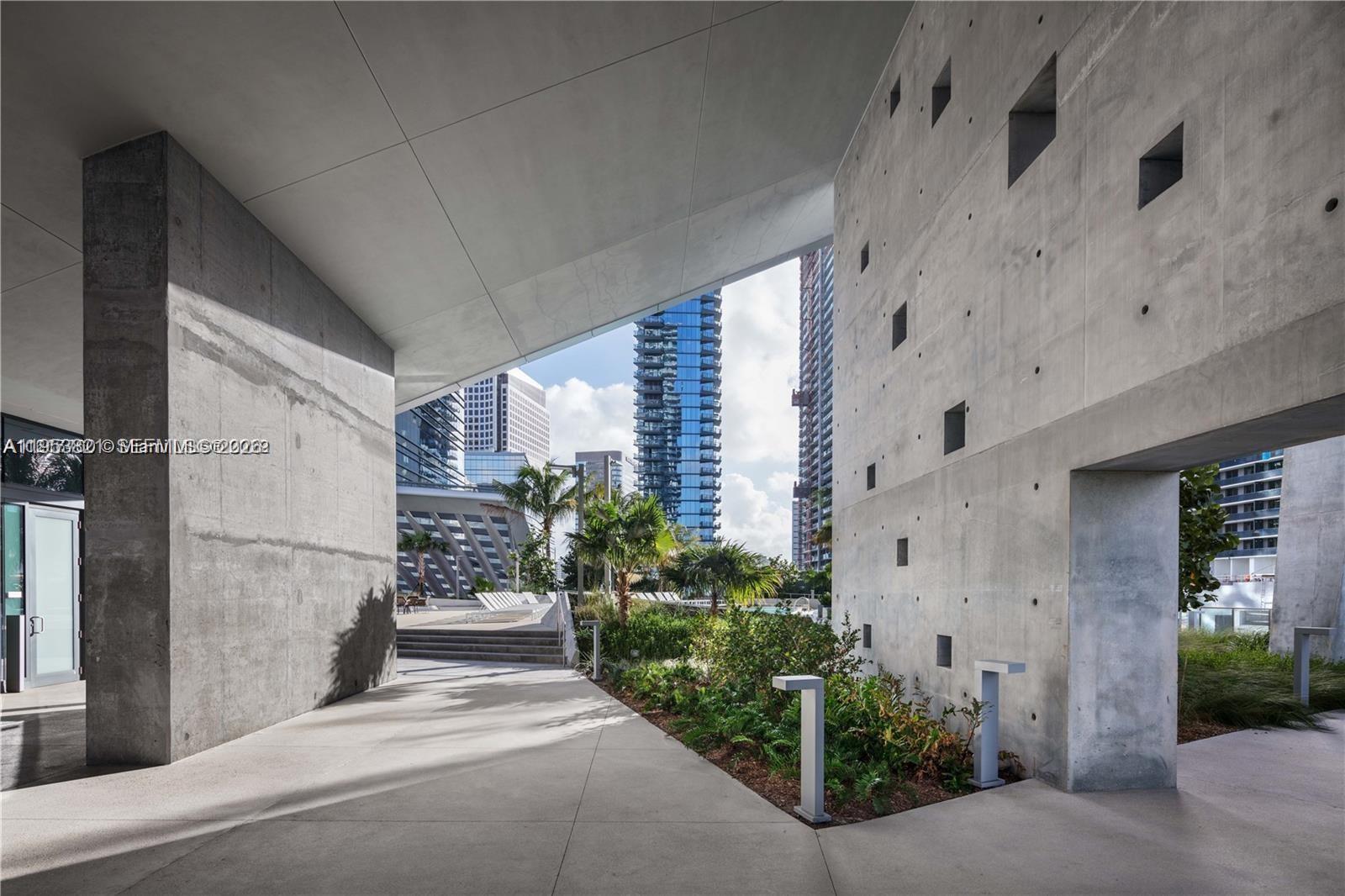 88 SW 7th St #2506, Miami FL 33130