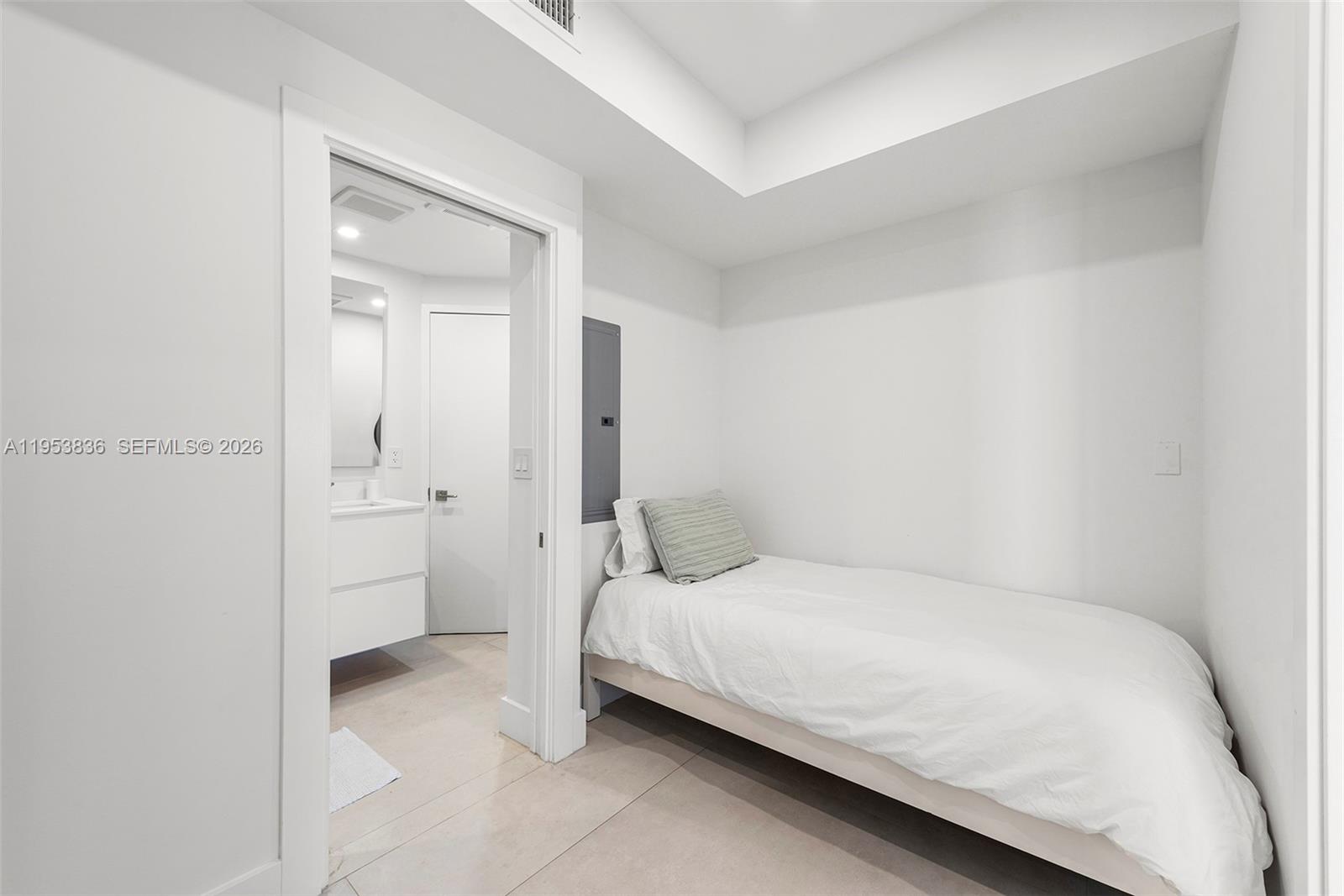 791 Crandon Blvd #901, Key Biscayne FL 33149