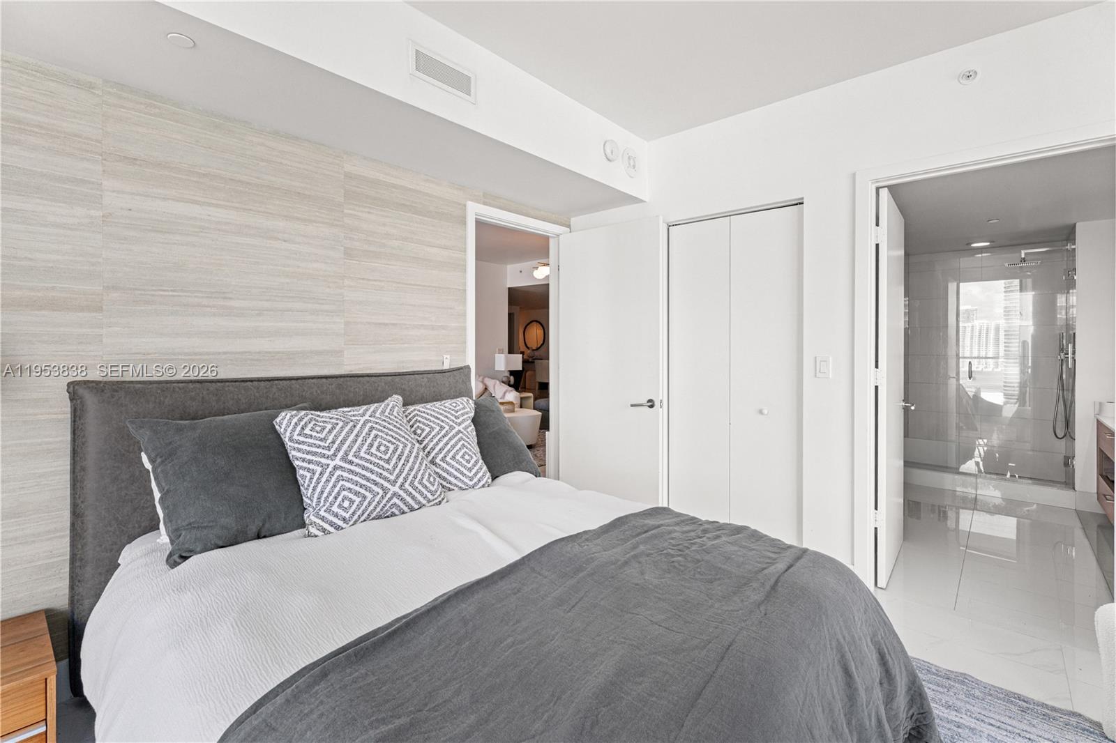 1300 S Miami Ave #2810, Miami FL 33130