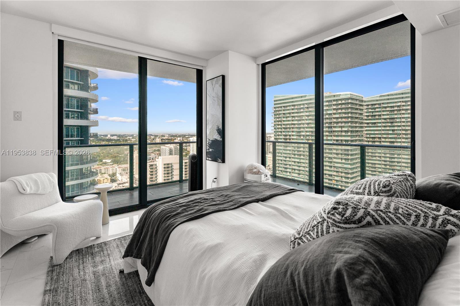 1300 S Miami Ave #2810, Miami FL 33130
