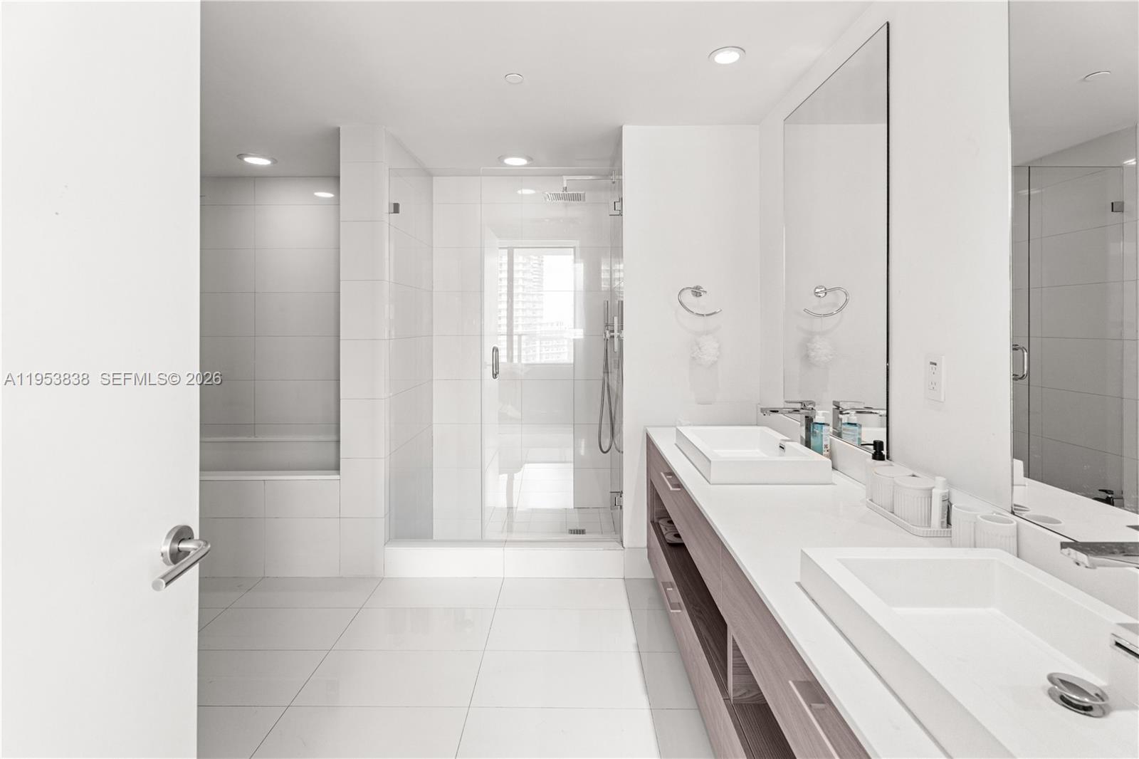 1300 S Miami Ave #2810, Miami FL 33130