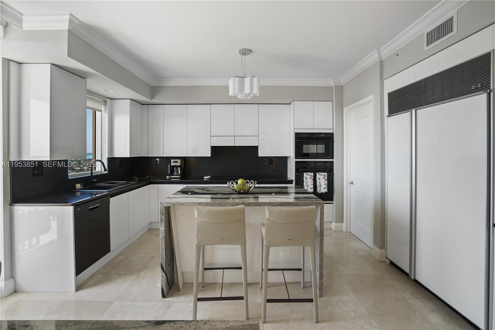 789 Crandon Blvd #1805, Key Biscayne FL 33149
